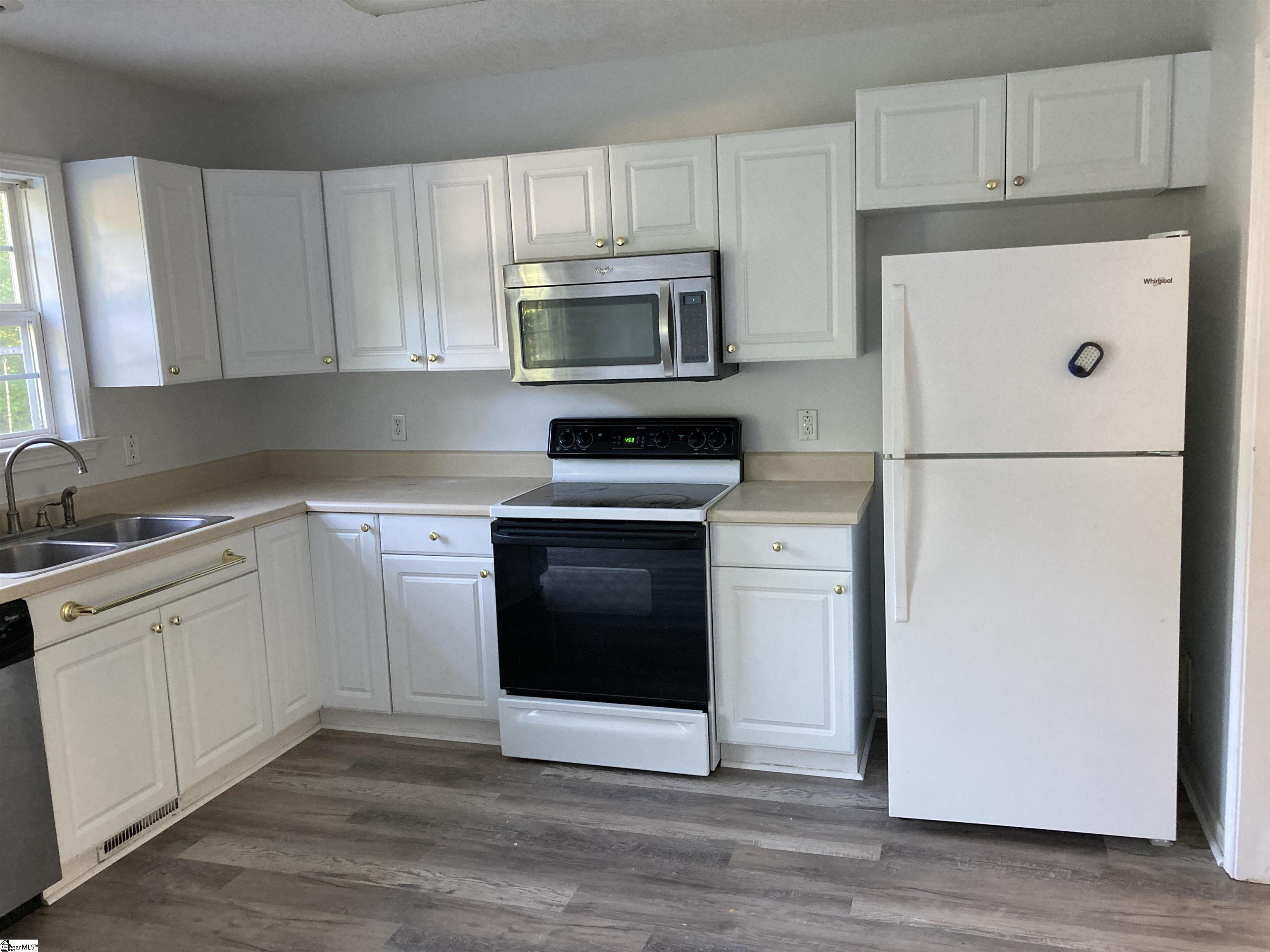 110 Poplar Creek Drive Spartanburg, SC 29303