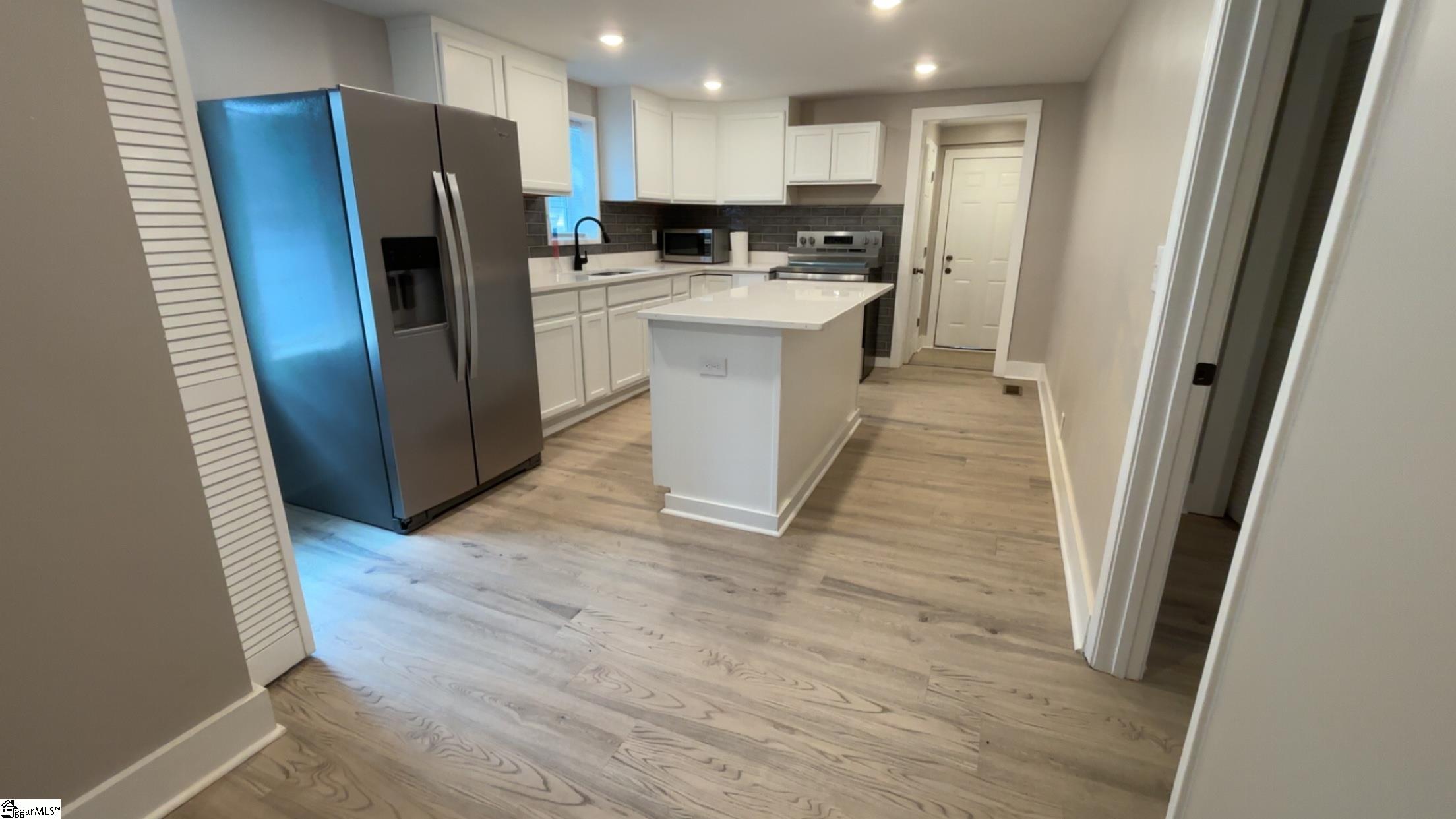 148 Loop Street Wellford, SC 29385-9671