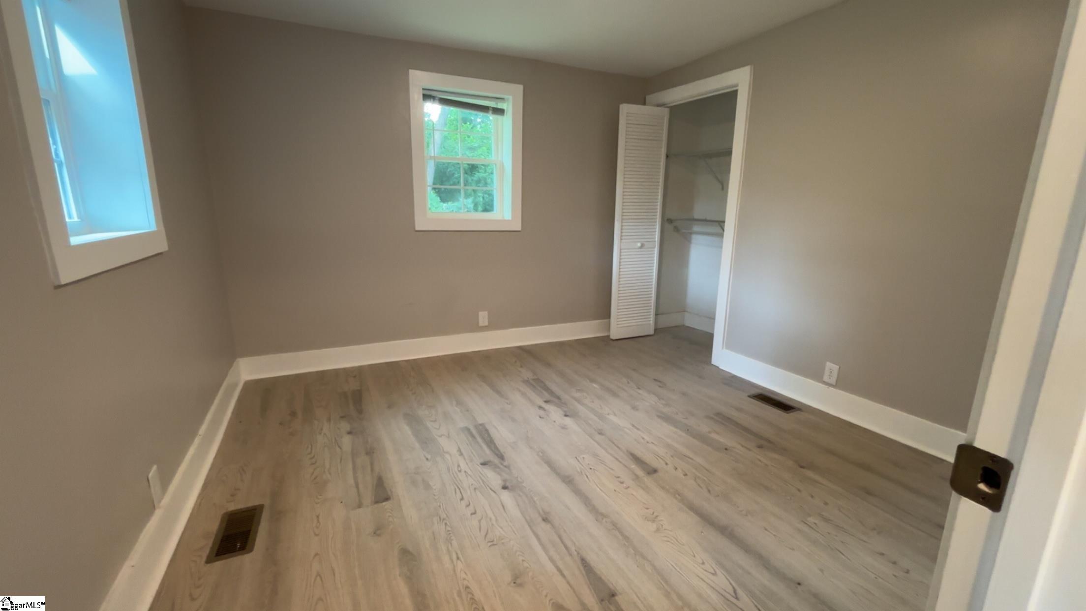 148 Loop Street Wellford, SC 29385-9671