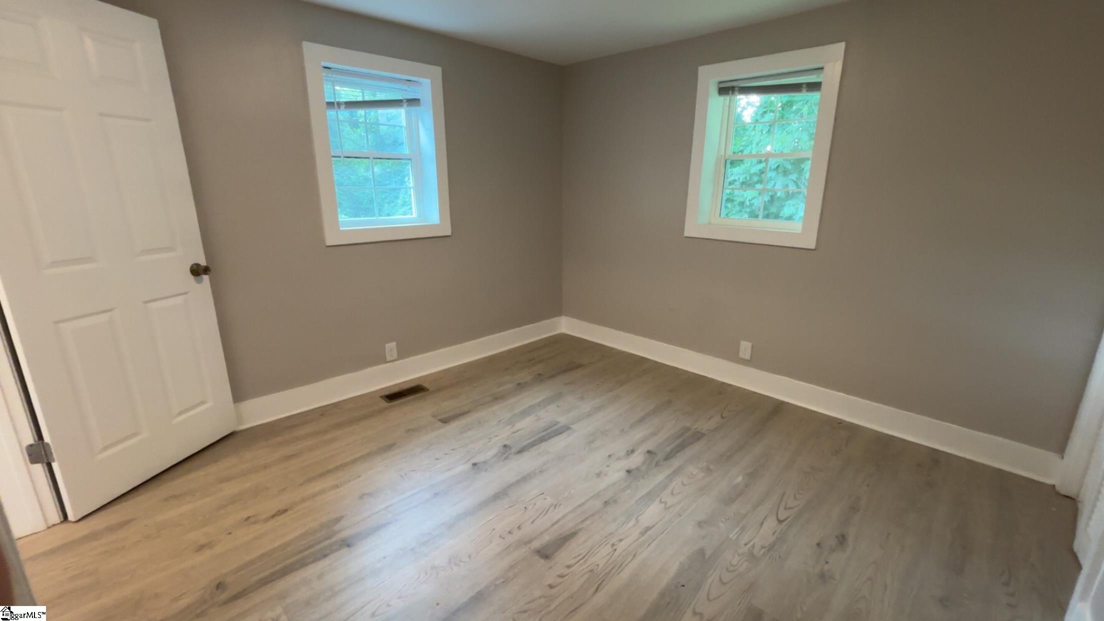 148 Loop Street Wellford, SC 29385-9671