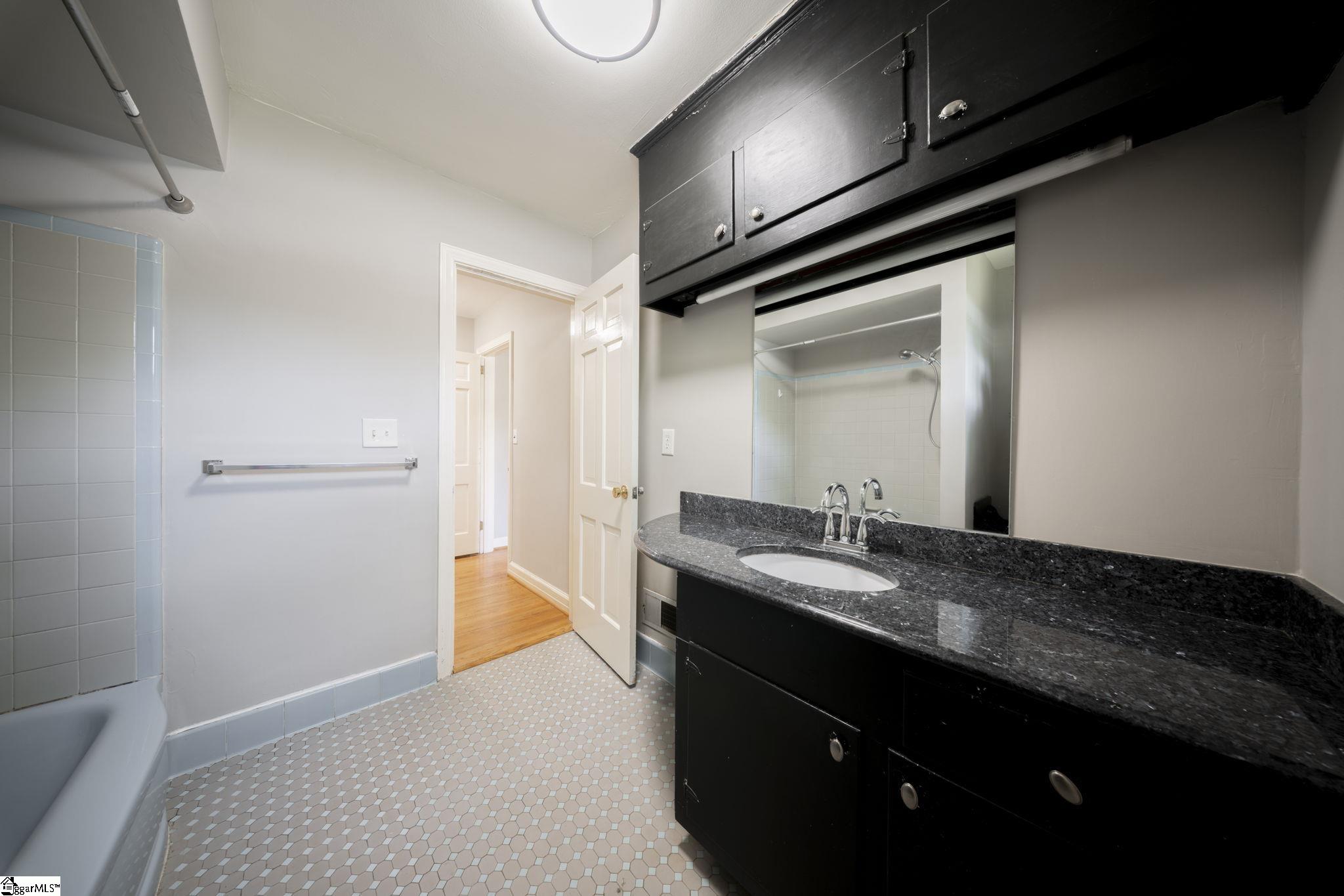 517 Dellwood Drive Greenville, SC 29609
