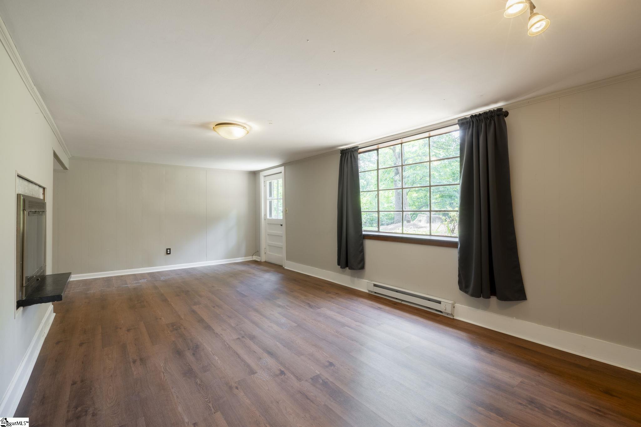 517 Dellwood Drive Greenville, SC 29609