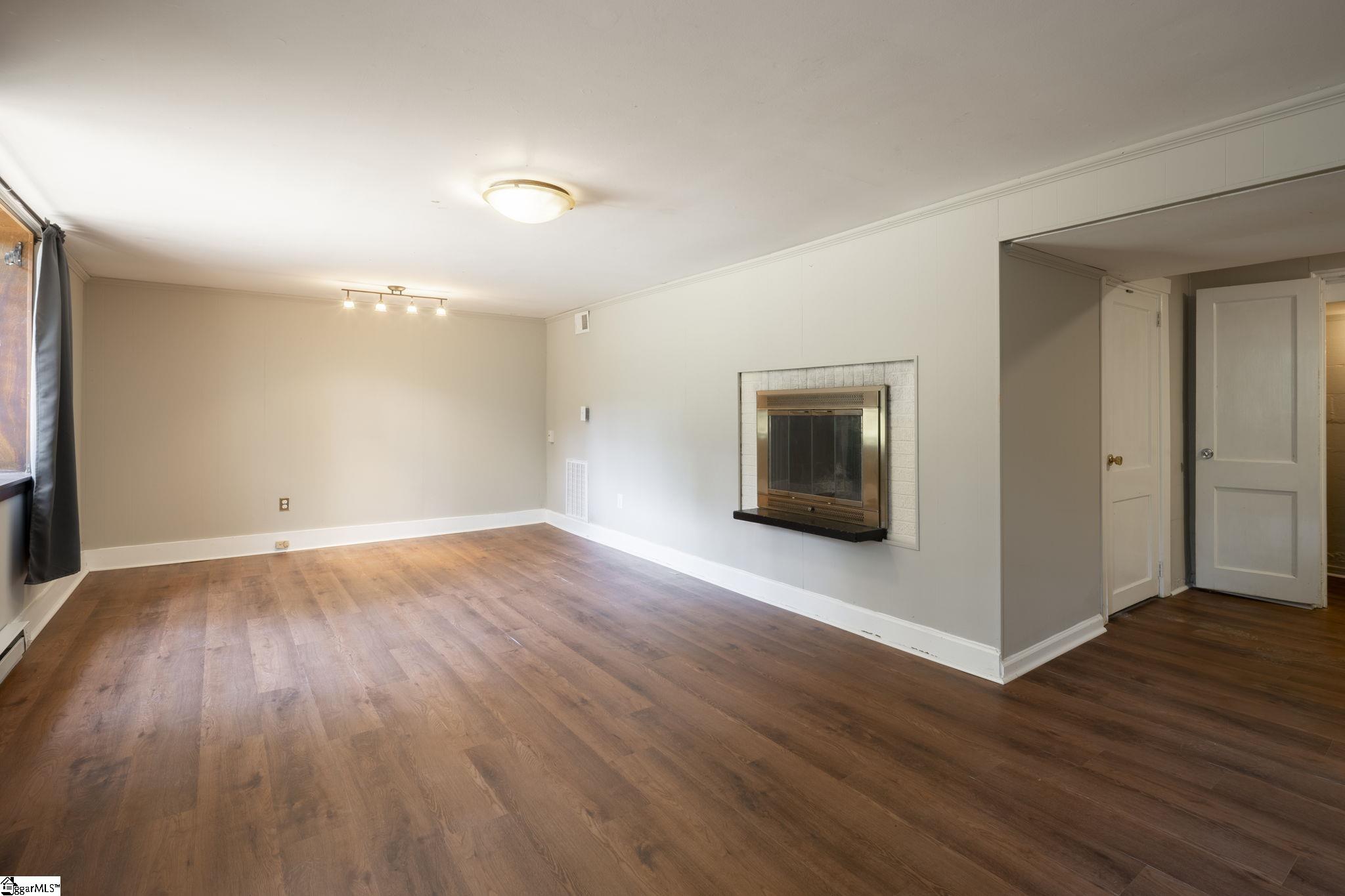 517 Dellwood Drive Greenville, SC 29609