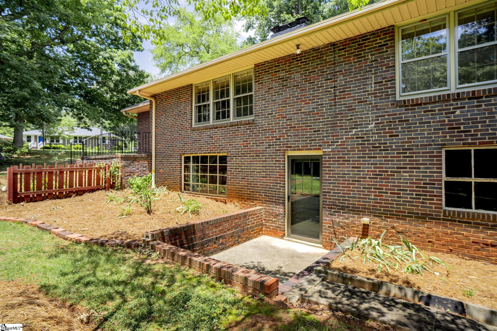 517 Dellwood Drive Greenville, SC 29609