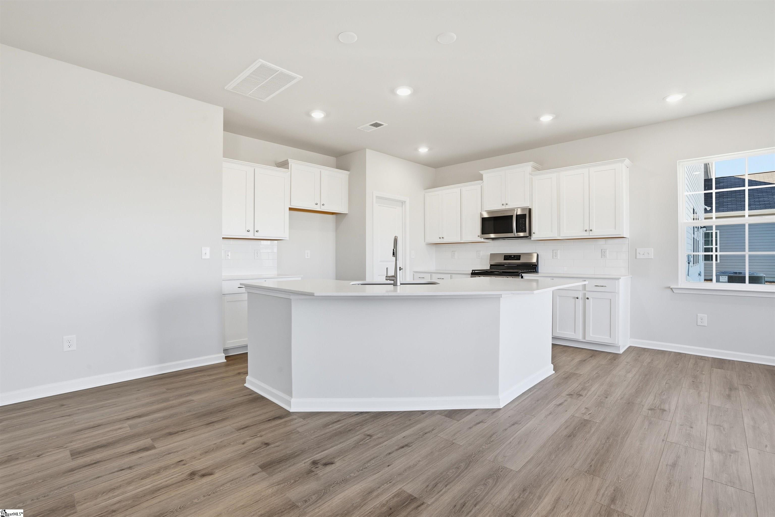 178 Farmwell Drive Woodruff, SC 29388
