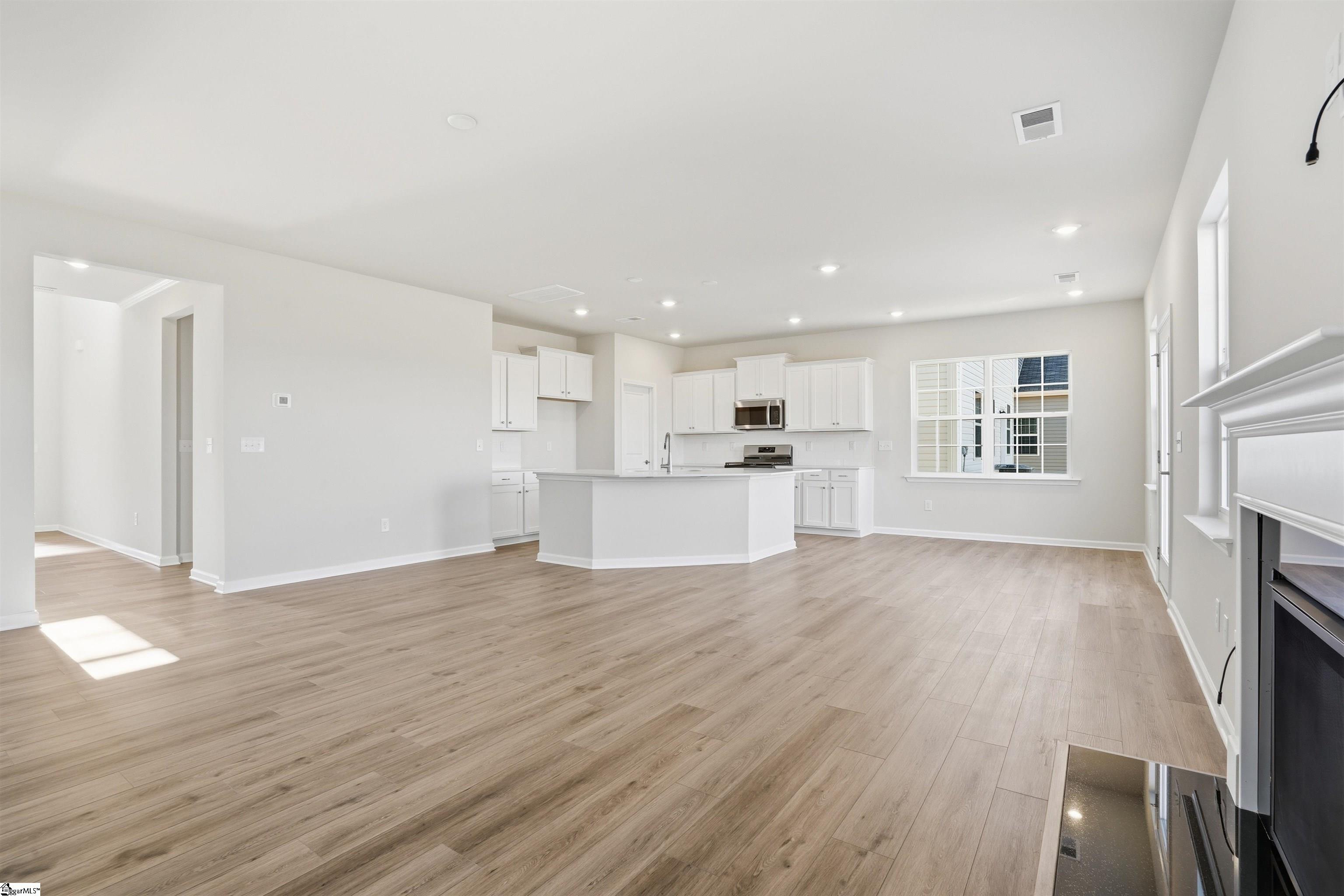 178 Farmwell Drive Woodruff, SC 29388