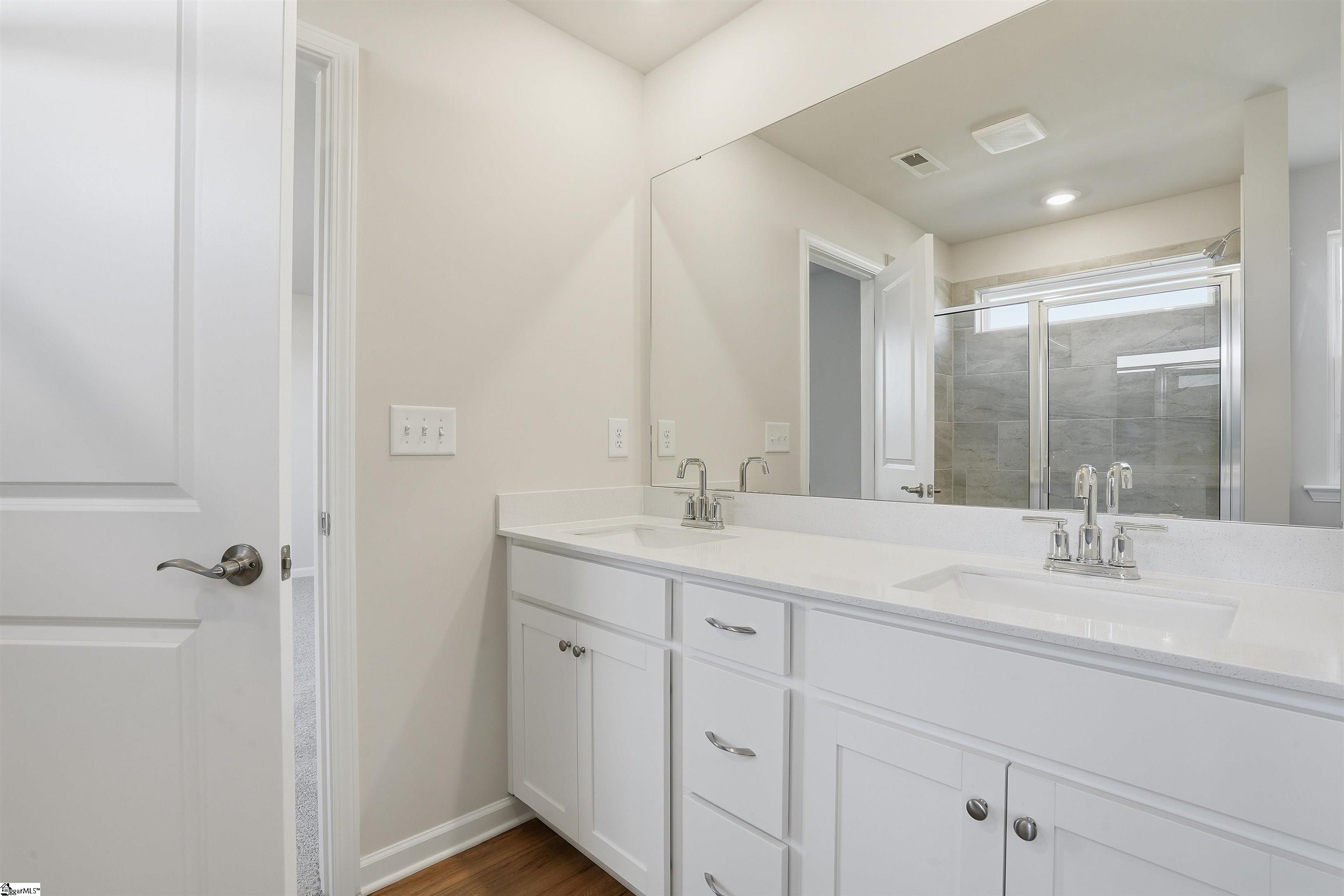 178 Farmwell Drive Woodruff, SC 29388