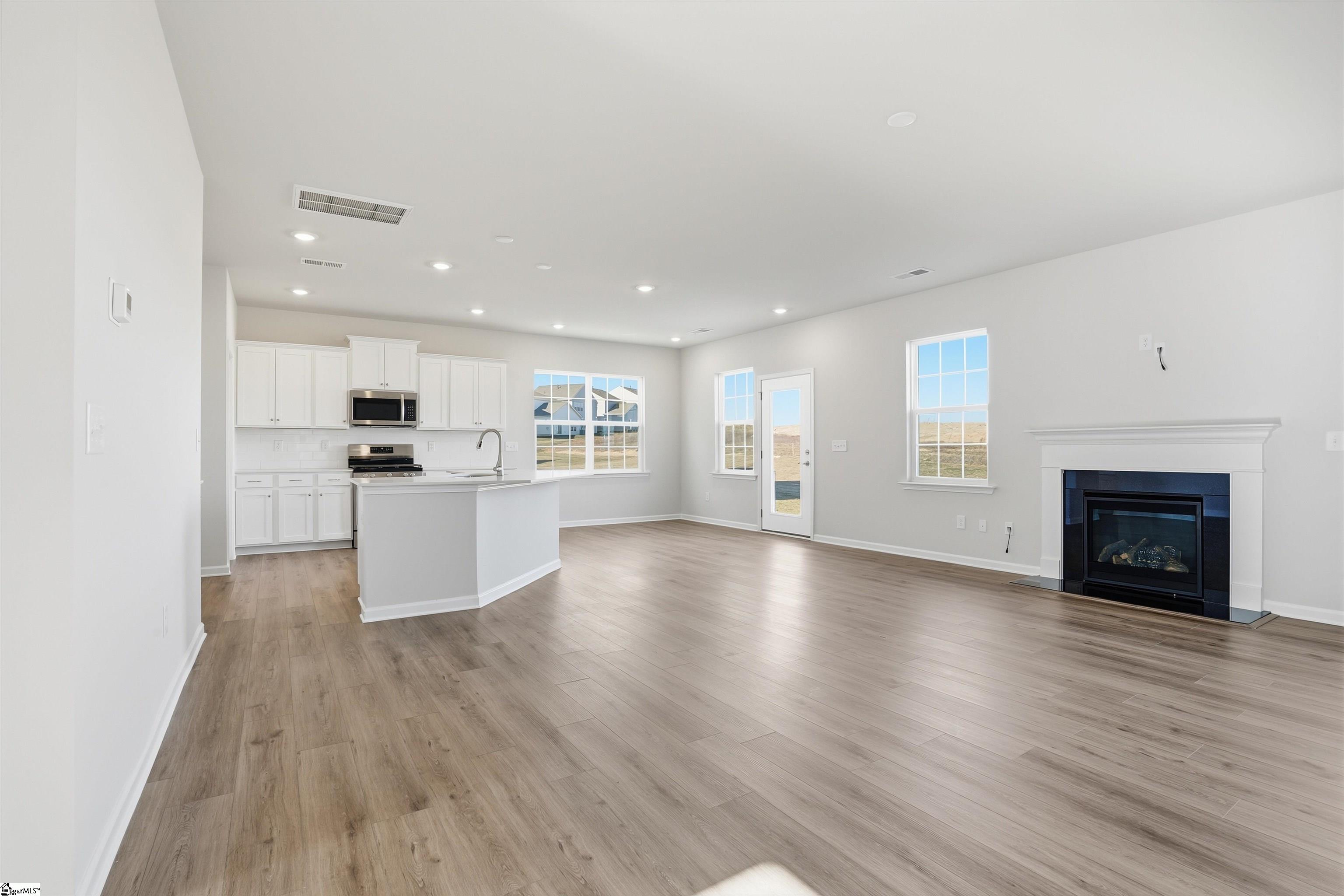 178 Farmwell Drive Woodruff, SC 29388