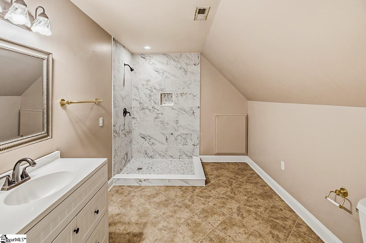 724 W Tara Lane Duncan, SC 29334