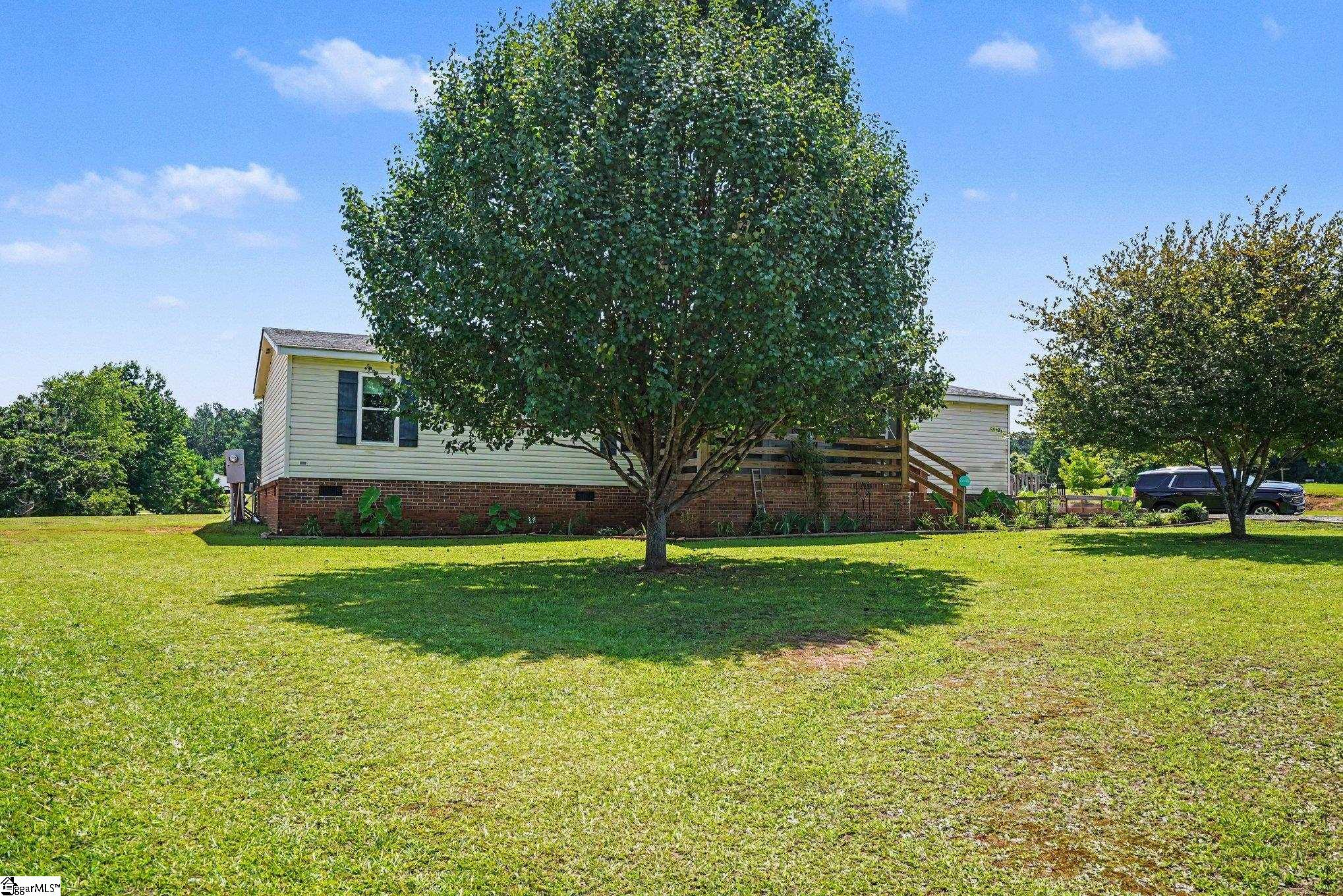208 Sassafras Drive Laurens, SC 29360