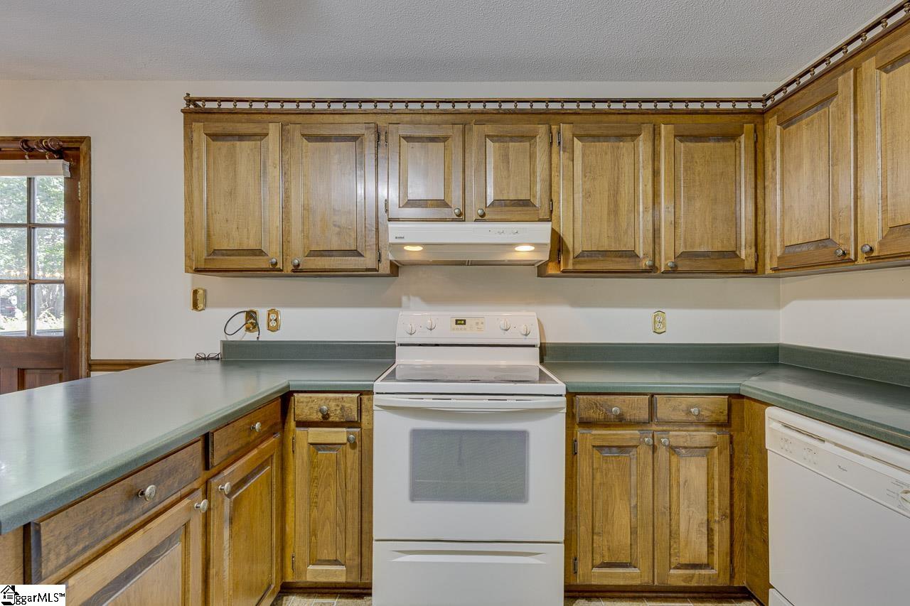 100 Fox Hollow Court Simpsonville, SC 29680
