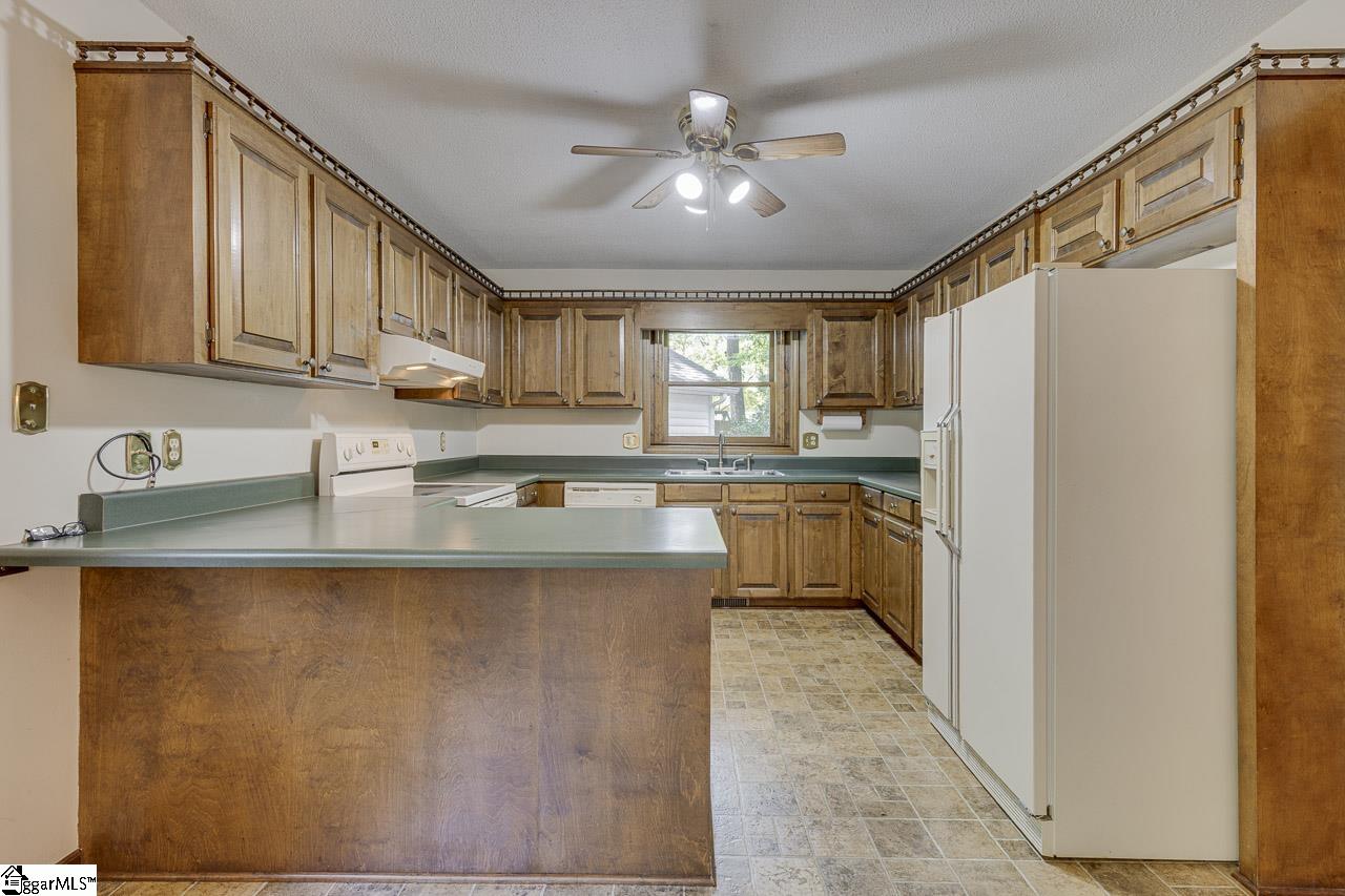 100 Fox Hollow Court Simpsonville, SC 29680
