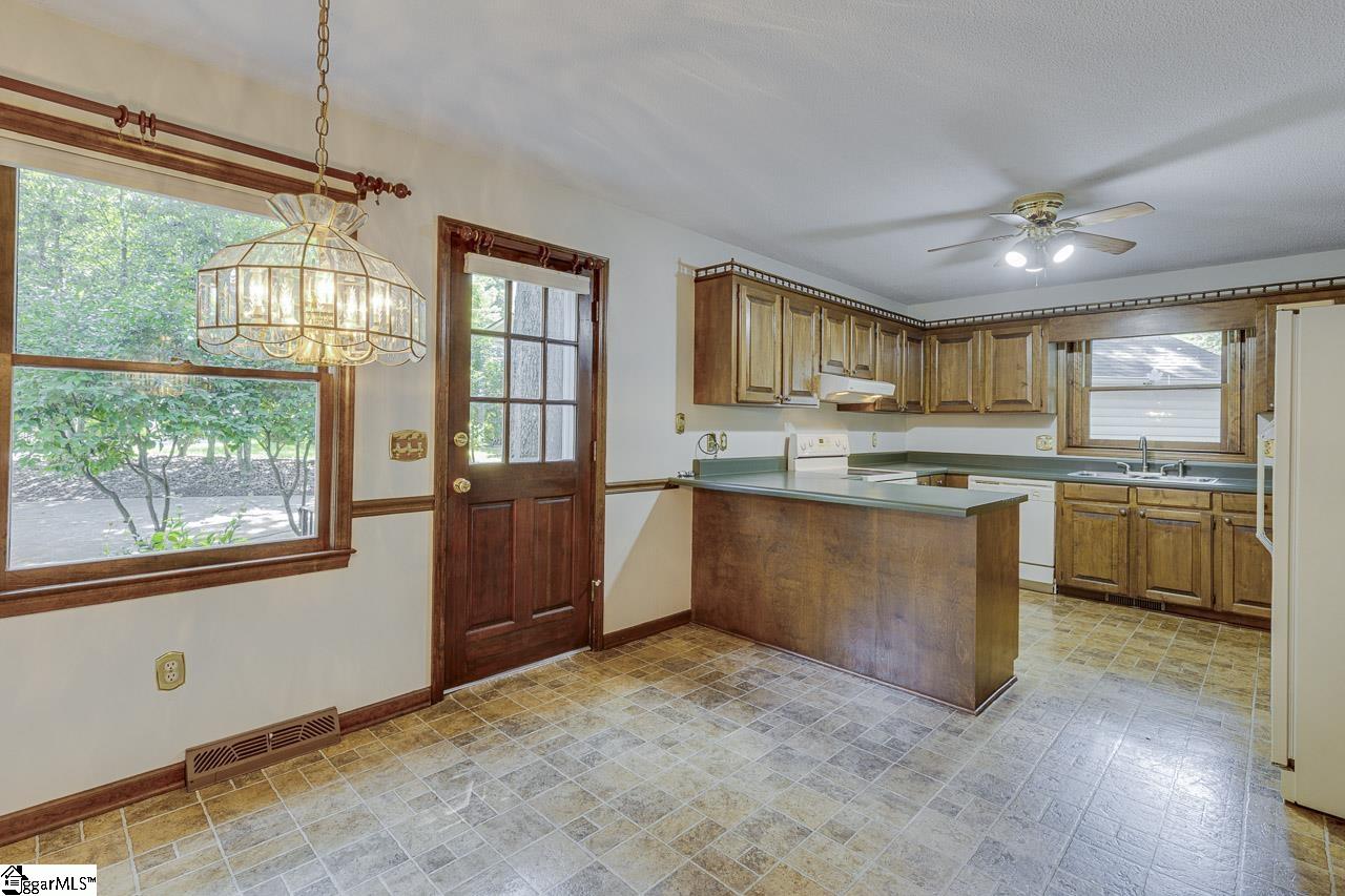 100 Fox Hollow Court Simpsonville, SC 29680