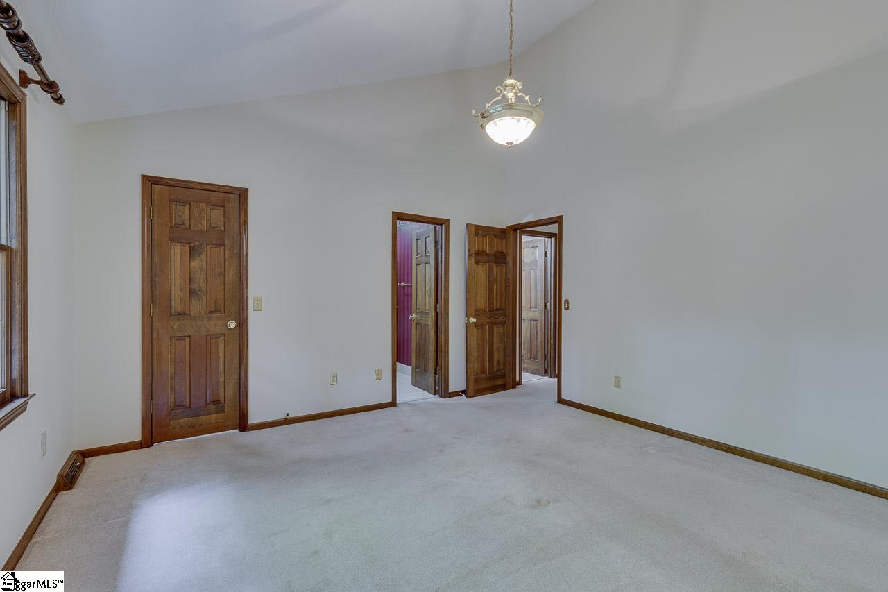 100 Fox Hollow Court Simpsonville, SC 29680