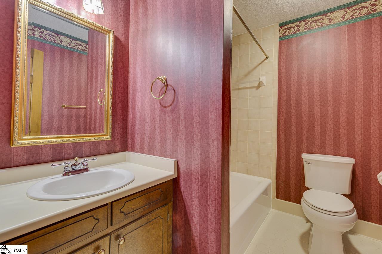 100 Fox Hollow Court Simpsonville, SC 29680