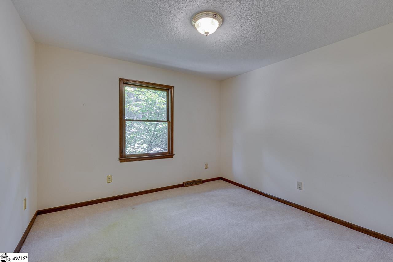100 Fox Hollow Court Simpsonville, SC 29680