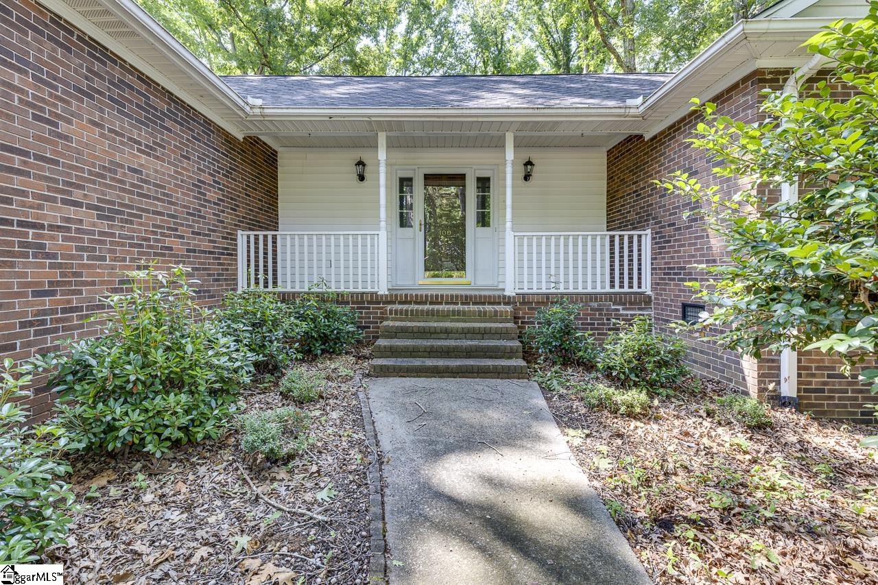 100 Fox Hollow Court Simpsonville, SC 29680
