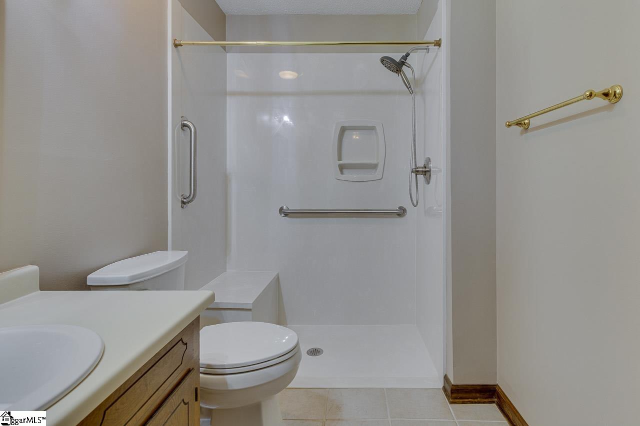 100 Fox Hollow Court Simpsonville, SC 29680