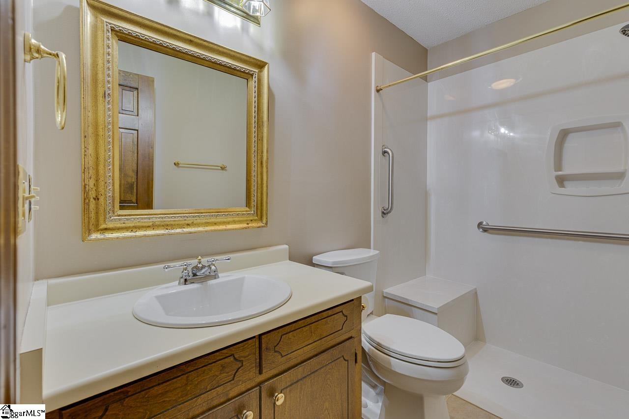 100 Fox Hollow Court Simpsonville, SC 29680