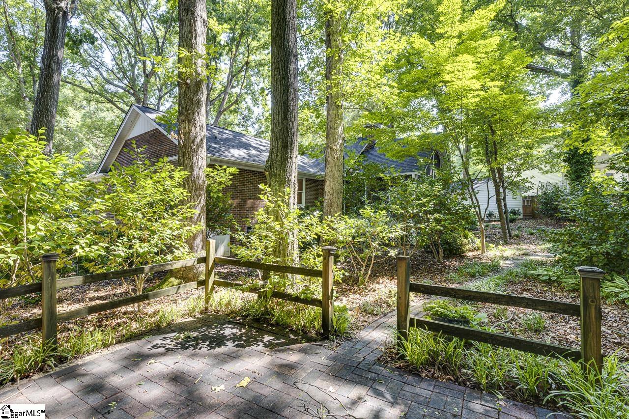 100 Fox Hollow Court Simpsonville, SC 29680