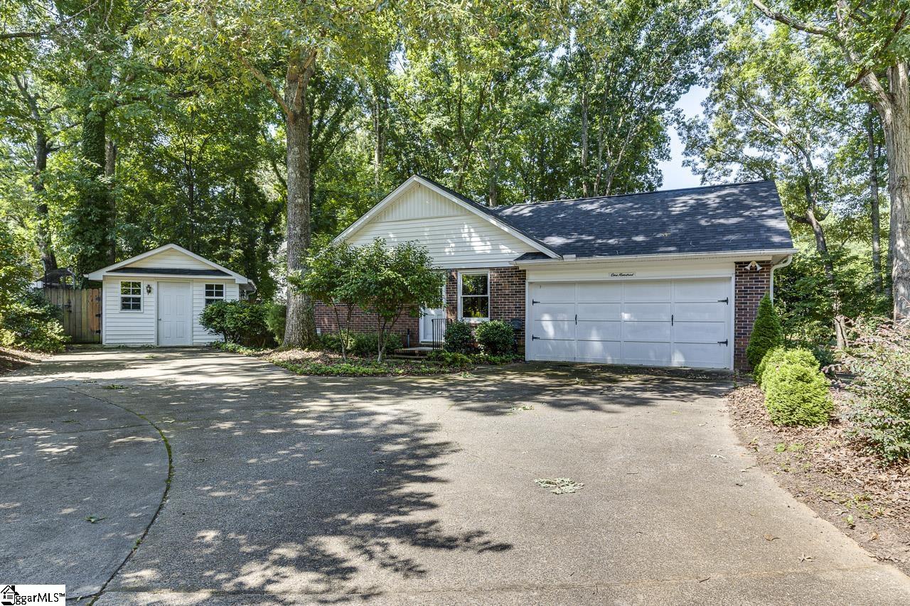 100 Fox Hollow Court Simpsonville, SC 29680