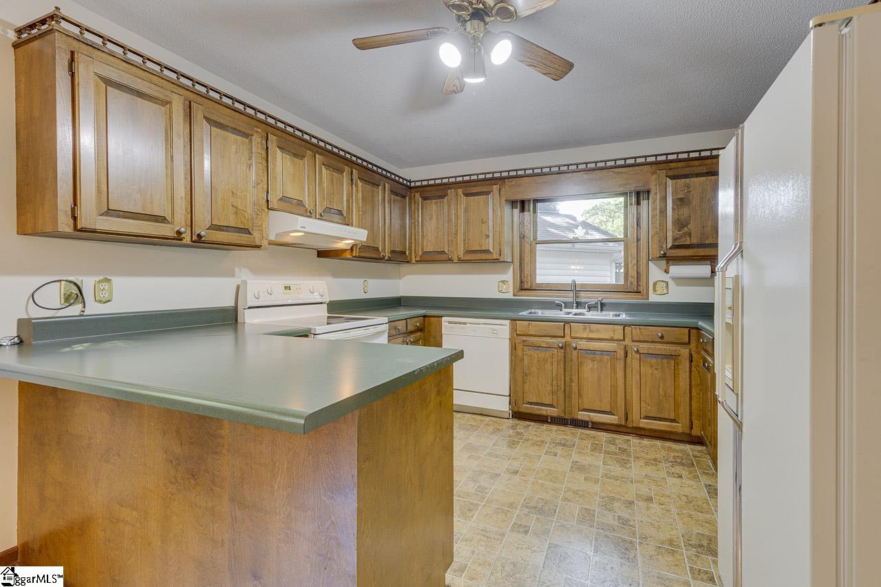 100 Fox Hollow Court Simpsonville, SC 29680