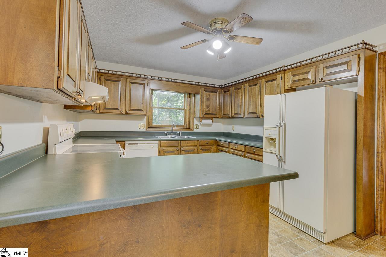 100 Fox Hollow Court Simpsonville, SC 29680