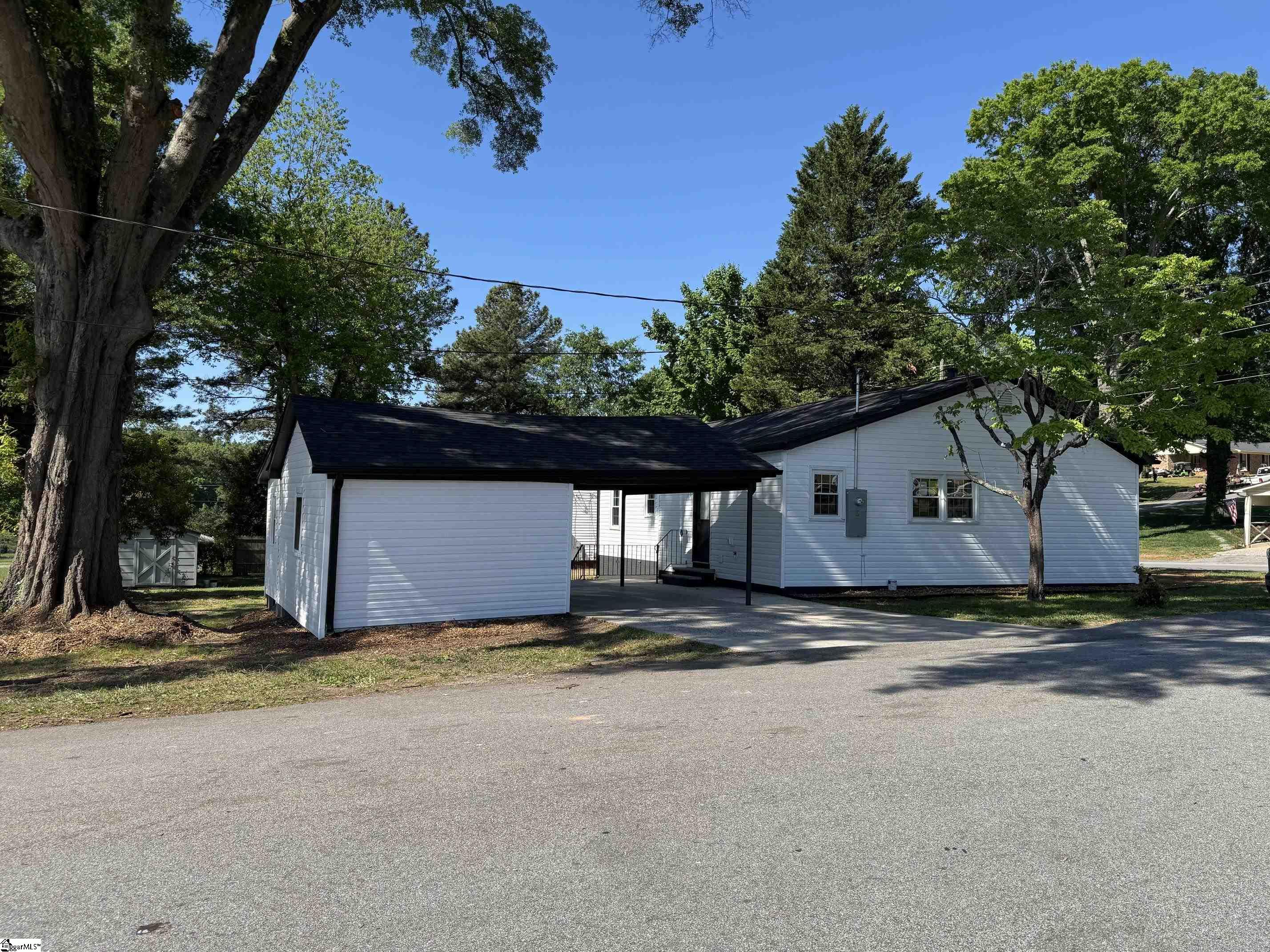 401 Thompson Street Gaffney, SC 29340-3758