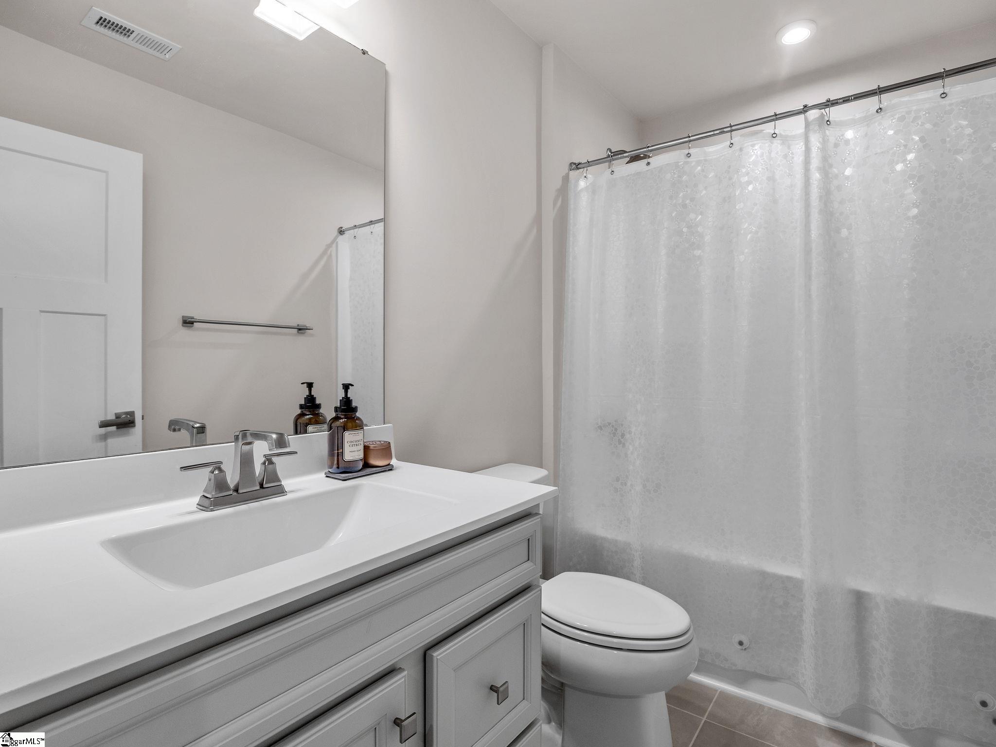 424 Leasowe Lane Greenville, SC 29605-6319