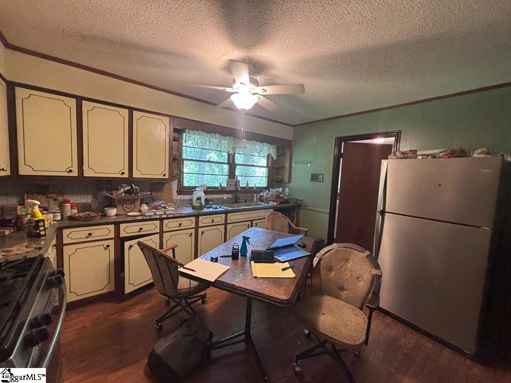 230 N Catherine Street Pickens, SC 29671-2209