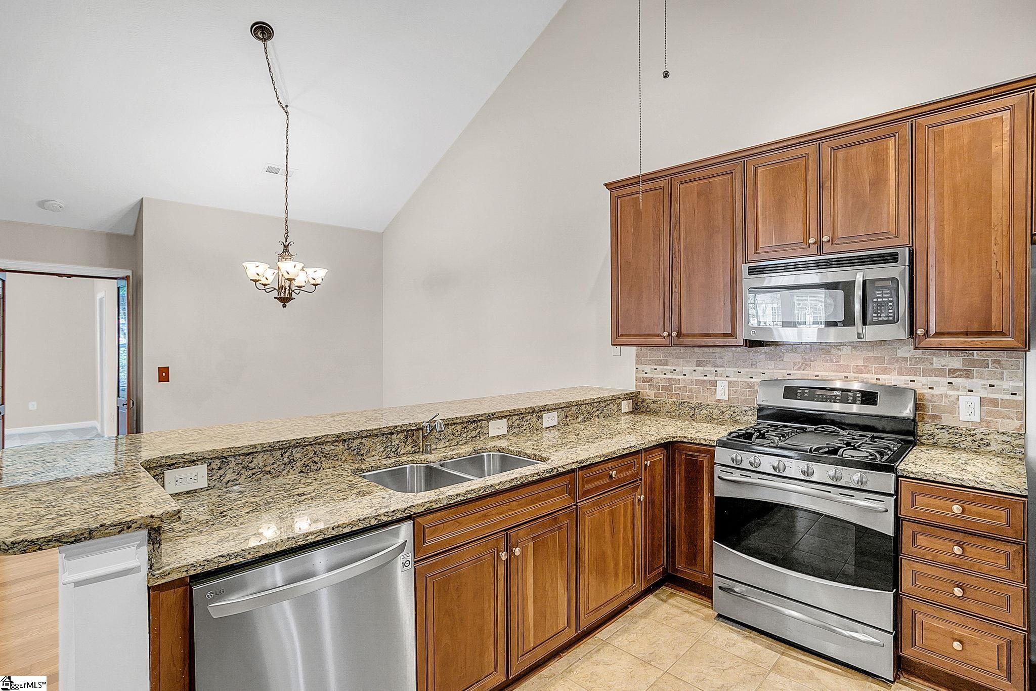 27 Fudora Circle Simpsonville, SC 29681