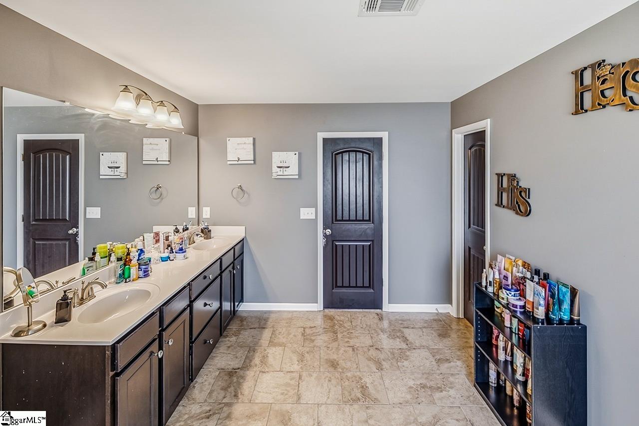 207 Kings Heath Lane Simpsonville, SC 29680