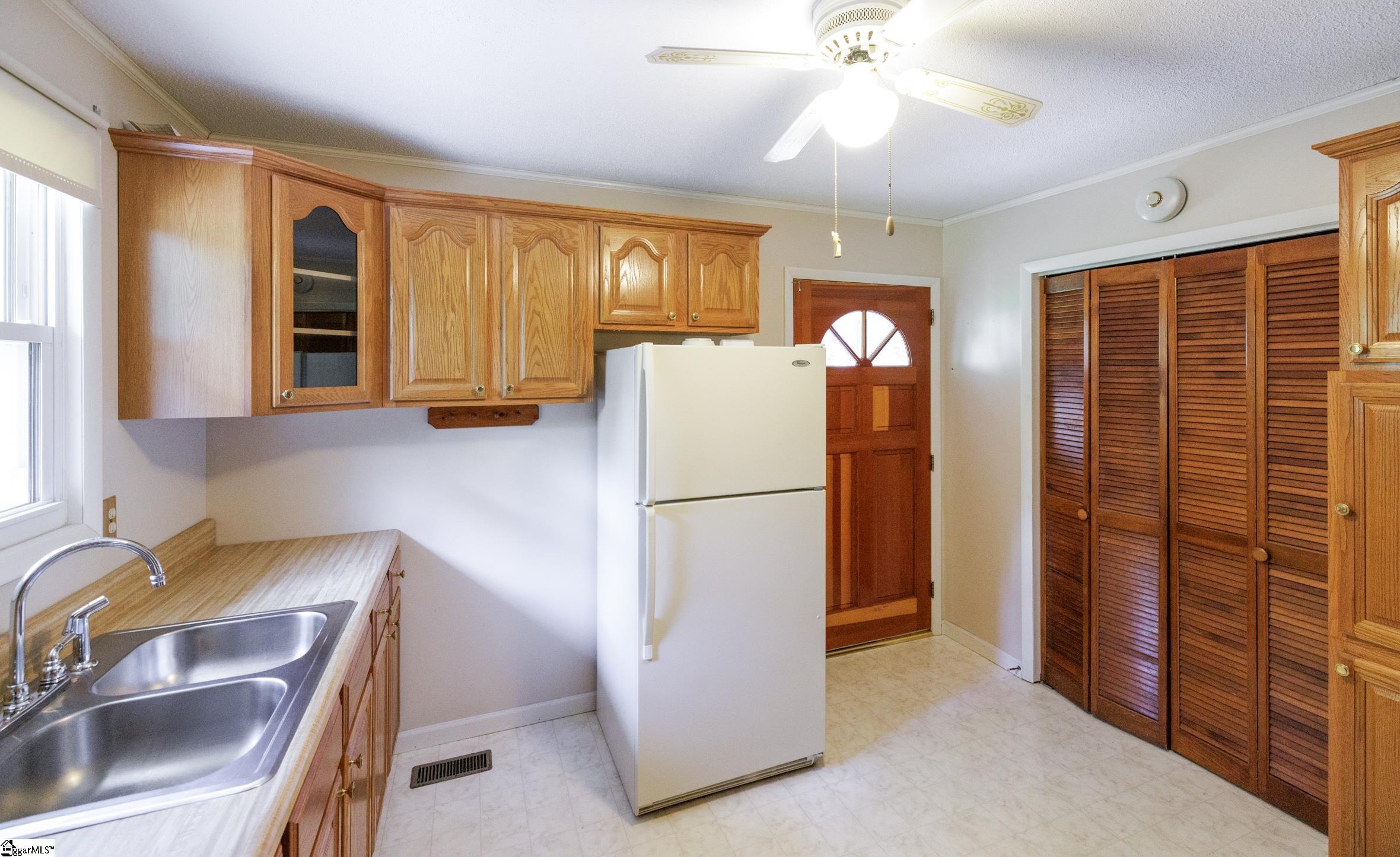 329 Berry Road Pelzer, SC 29669