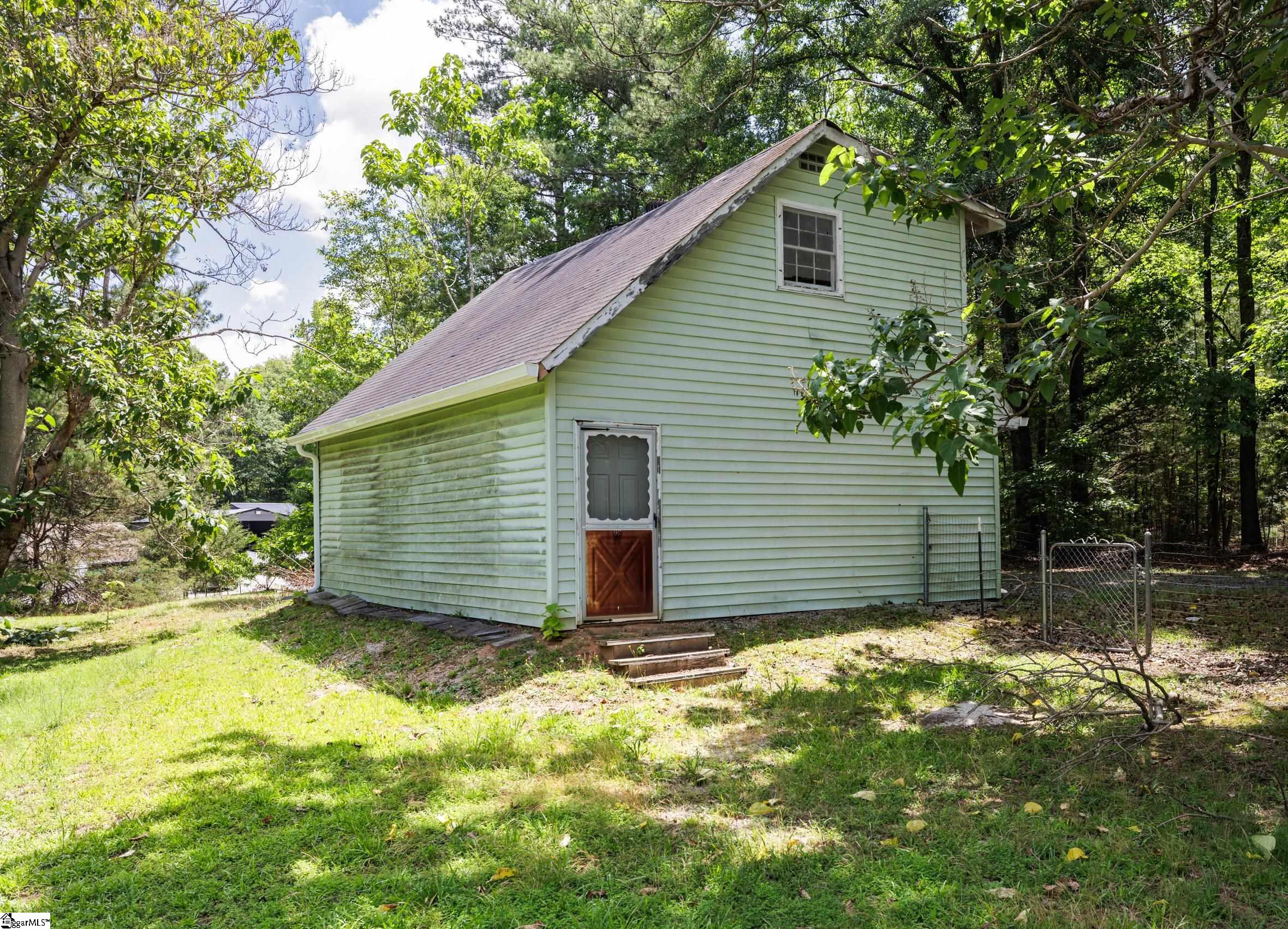 329 Berry Road Pelzer, SC 29669