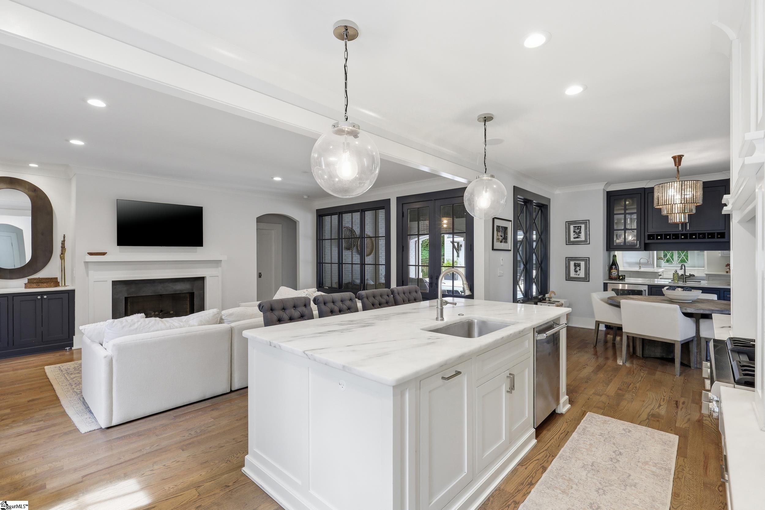 21 Parkside Drive Greenville, SC 29609