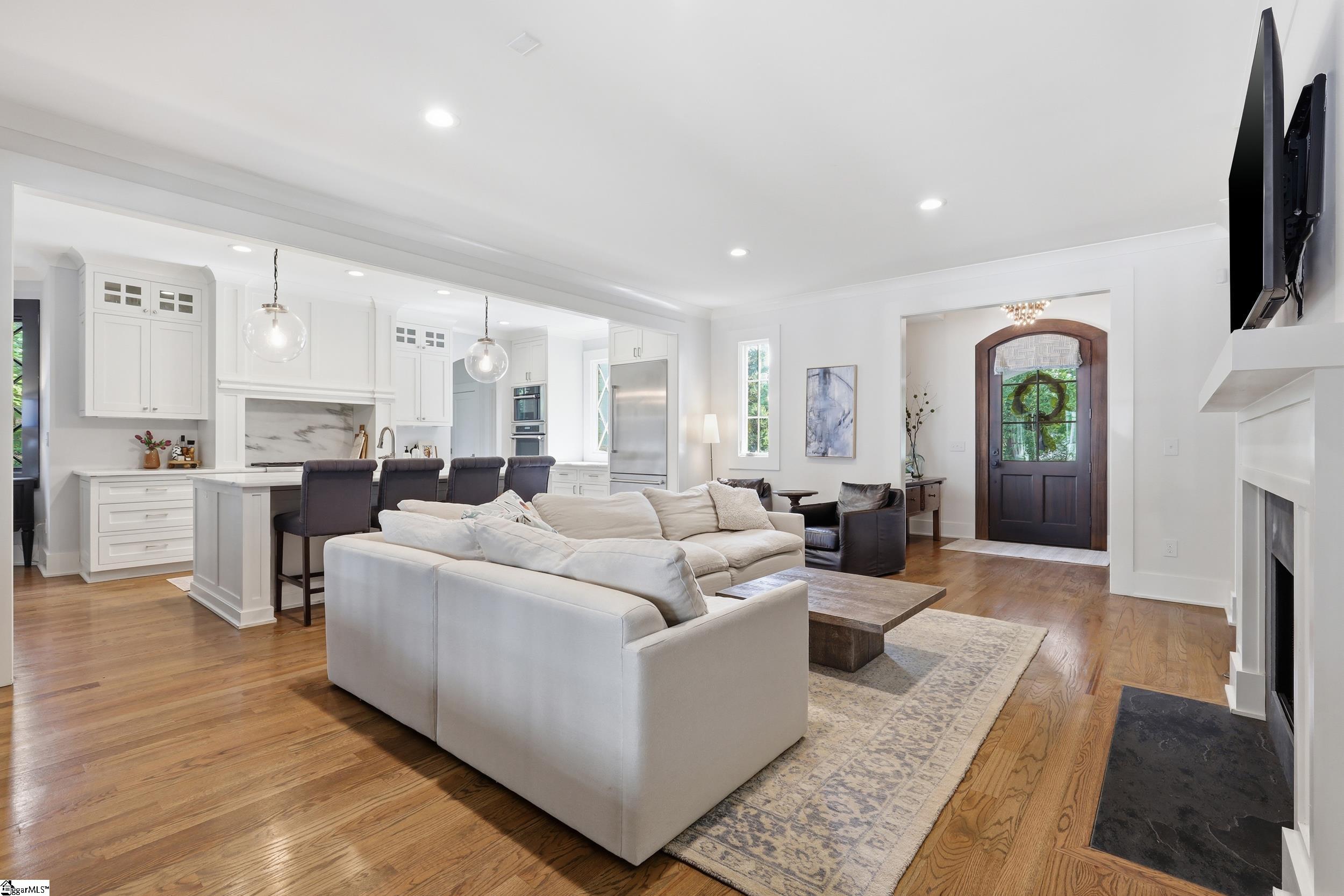 21 Parkside Drive Greenville, SC 29609