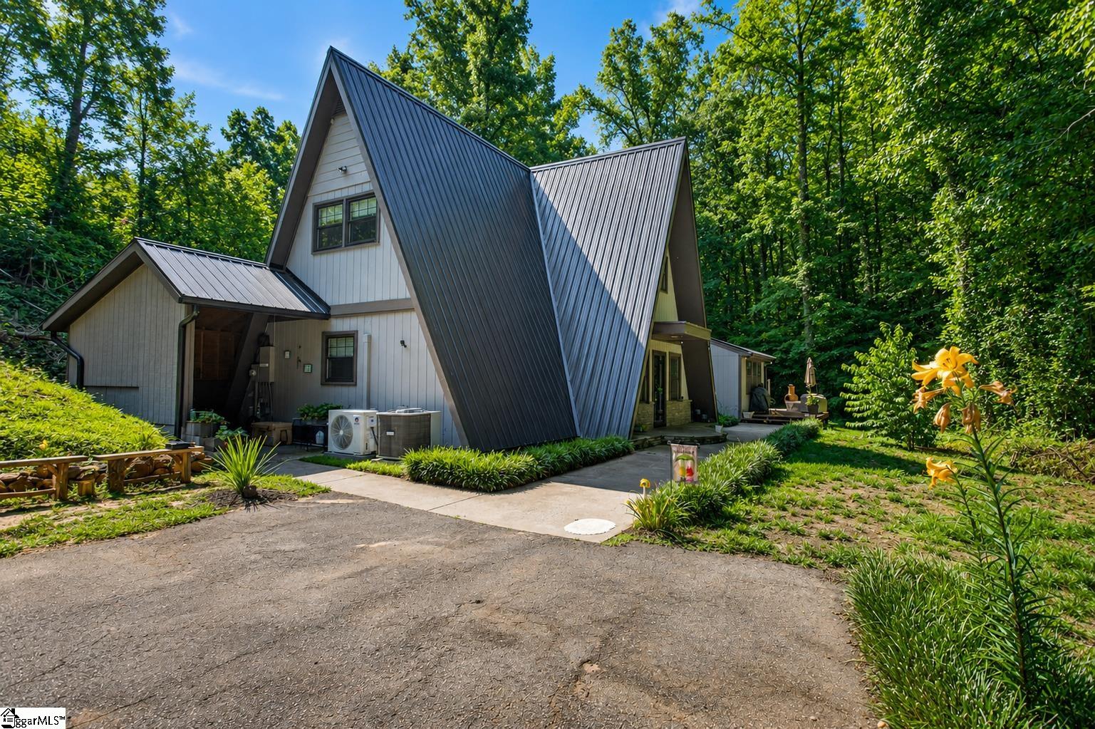 308 Charing Cross Road Taylors, SC 29687