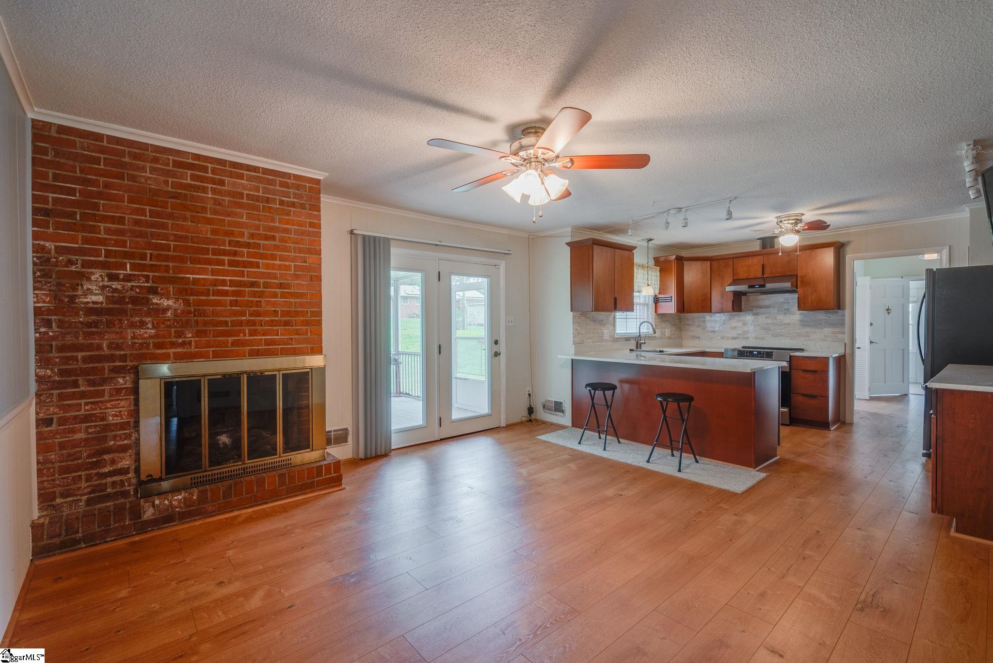 217 Navaho Drive Spartanburg, SC 29301