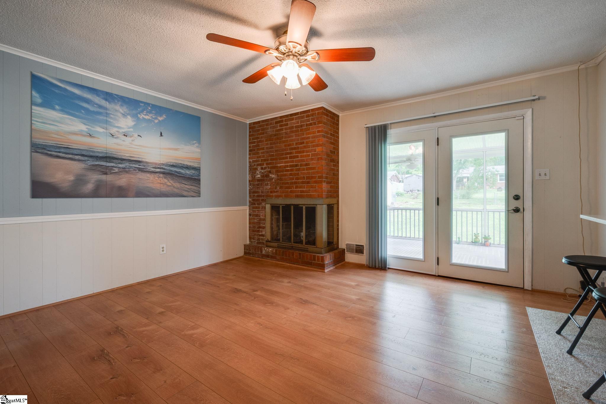 217 Navaho Drive Spartanburg, SC 29301