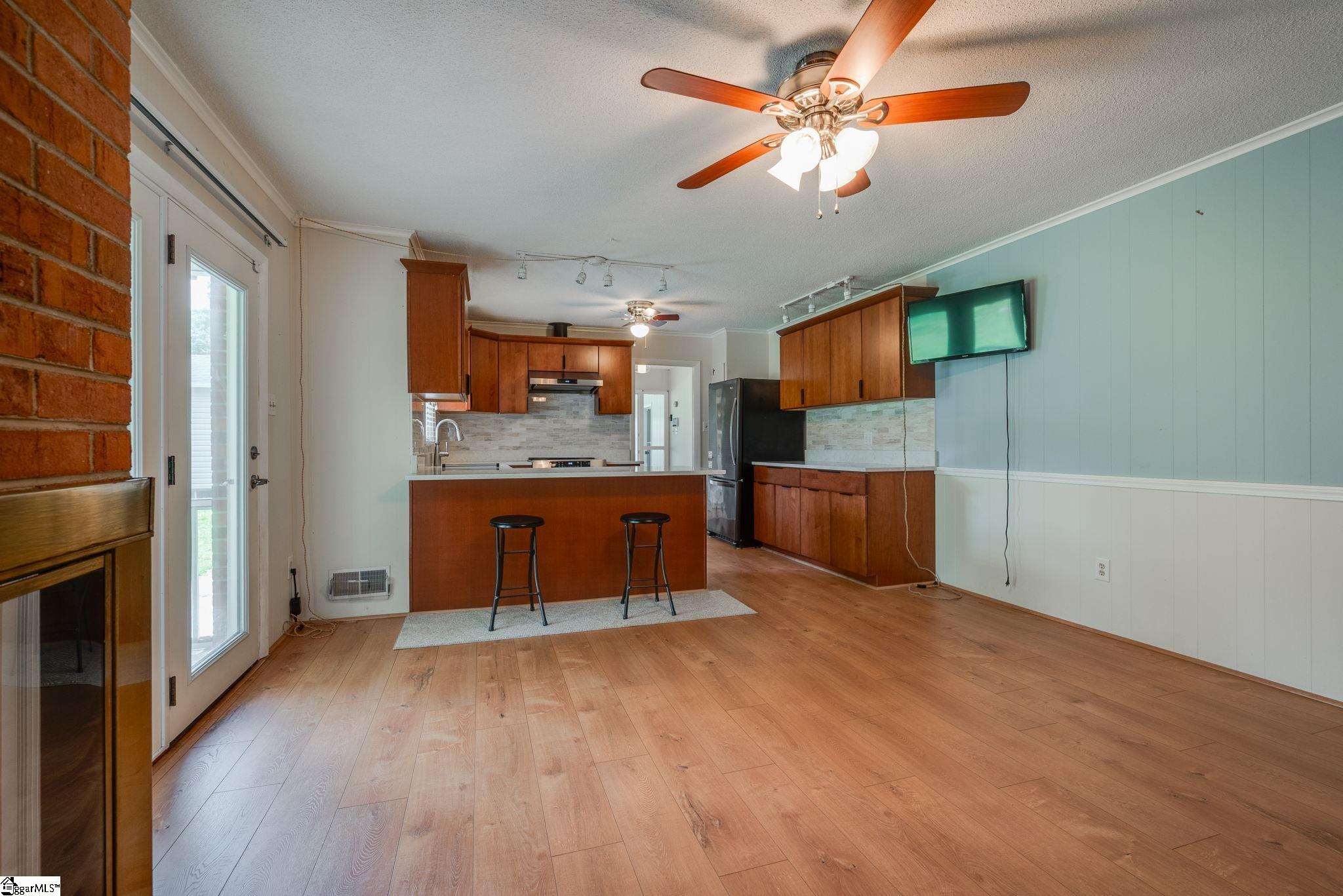 217 Navaho Drive Spartanburg, SC 29301