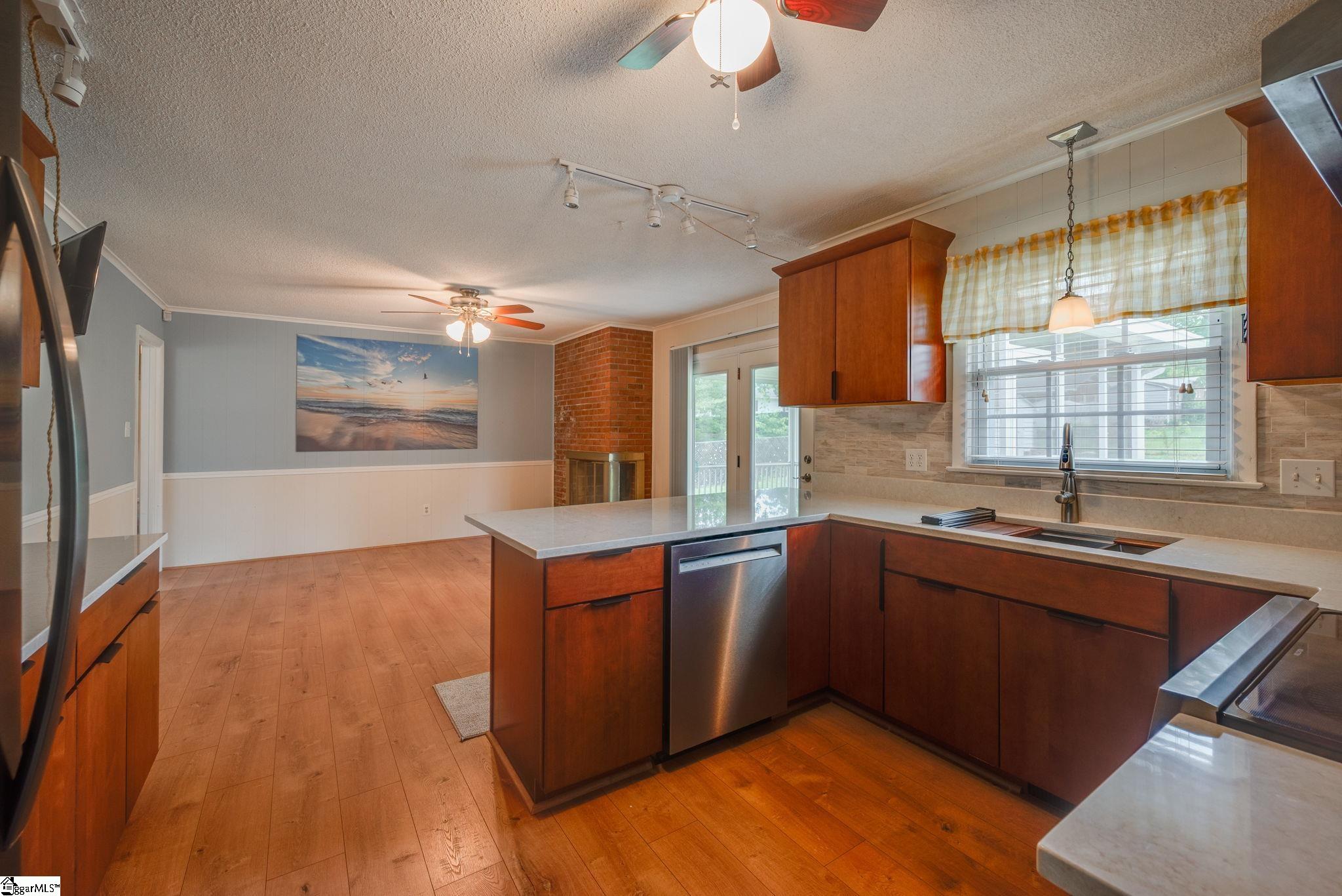 217 Navaho Drive Spartanburg, SC 29301