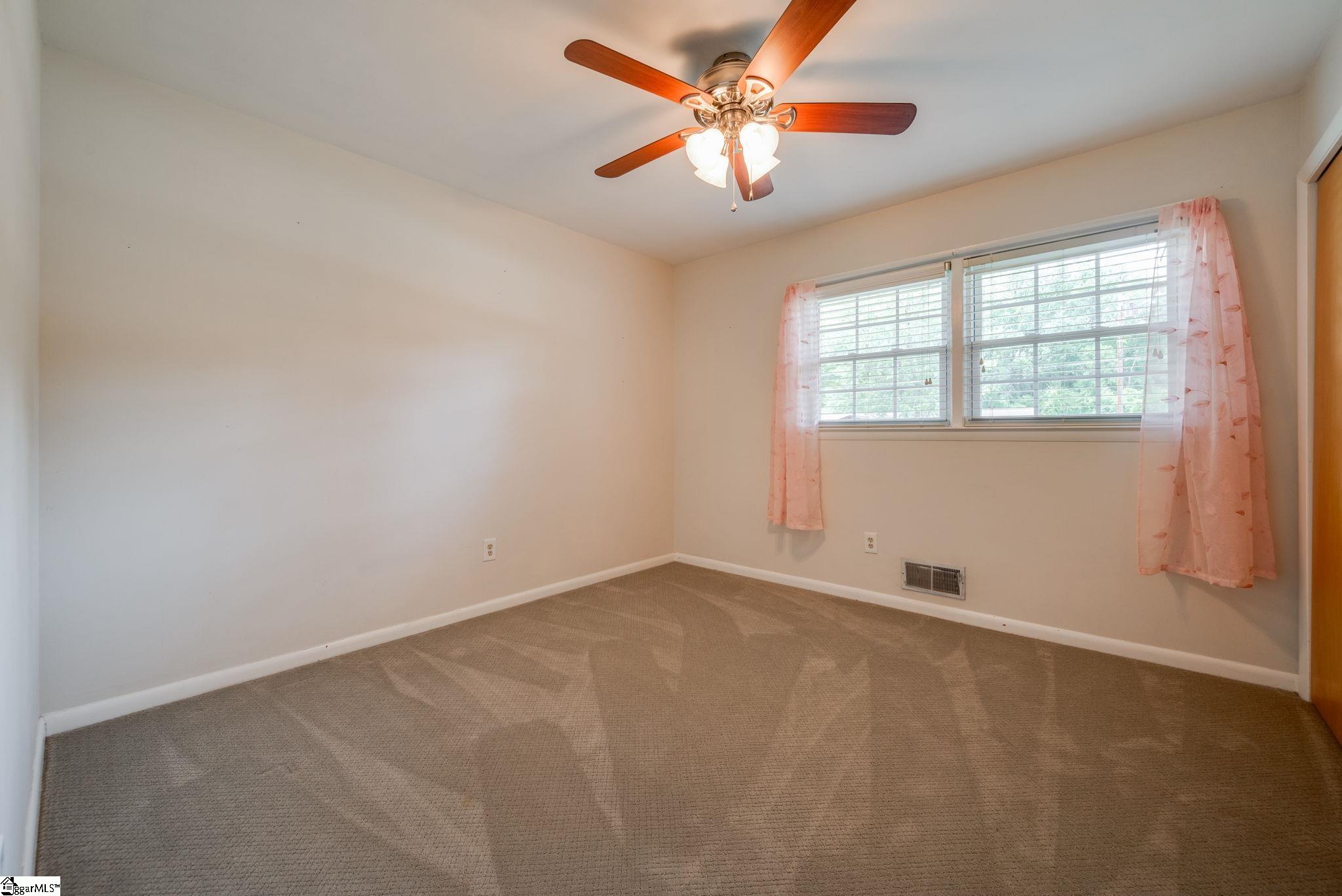 217 Navaho Drive Spartanburg, SC 29301