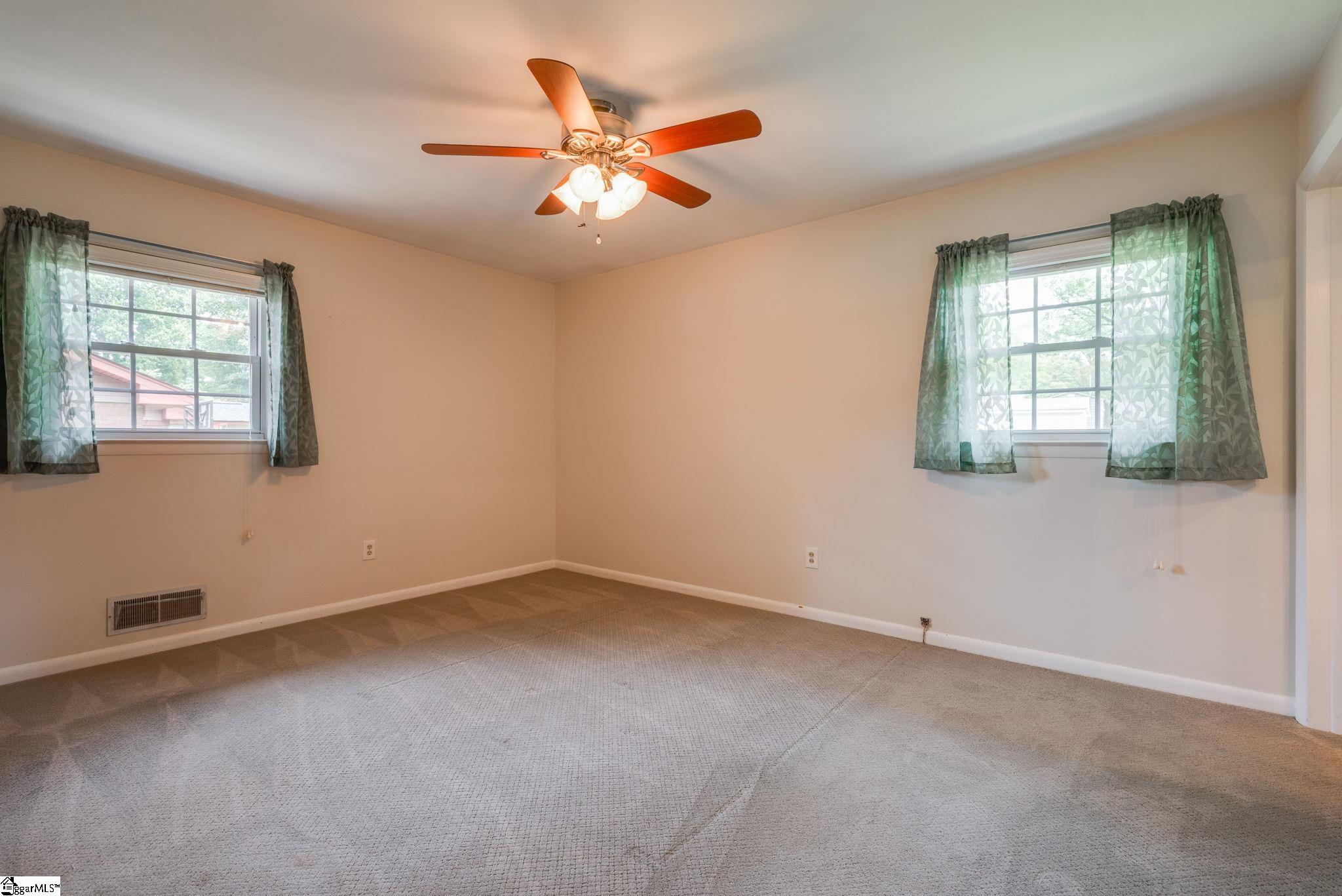 217 Navaho Drive Spartanburg, SC 29301