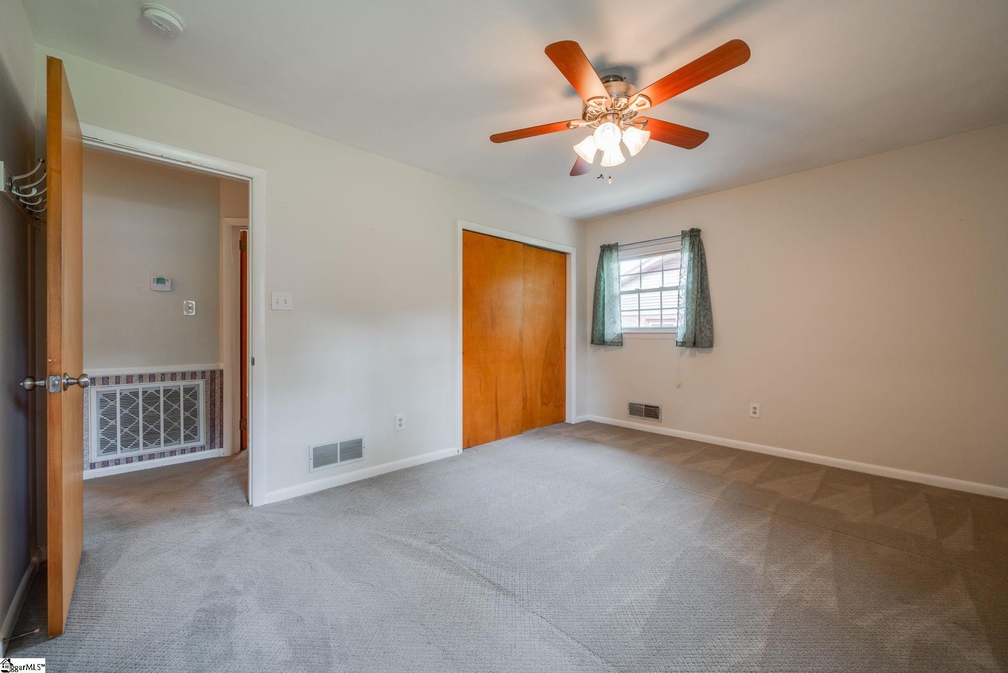 217 Navaho Drive Spartanburg, SC 29301