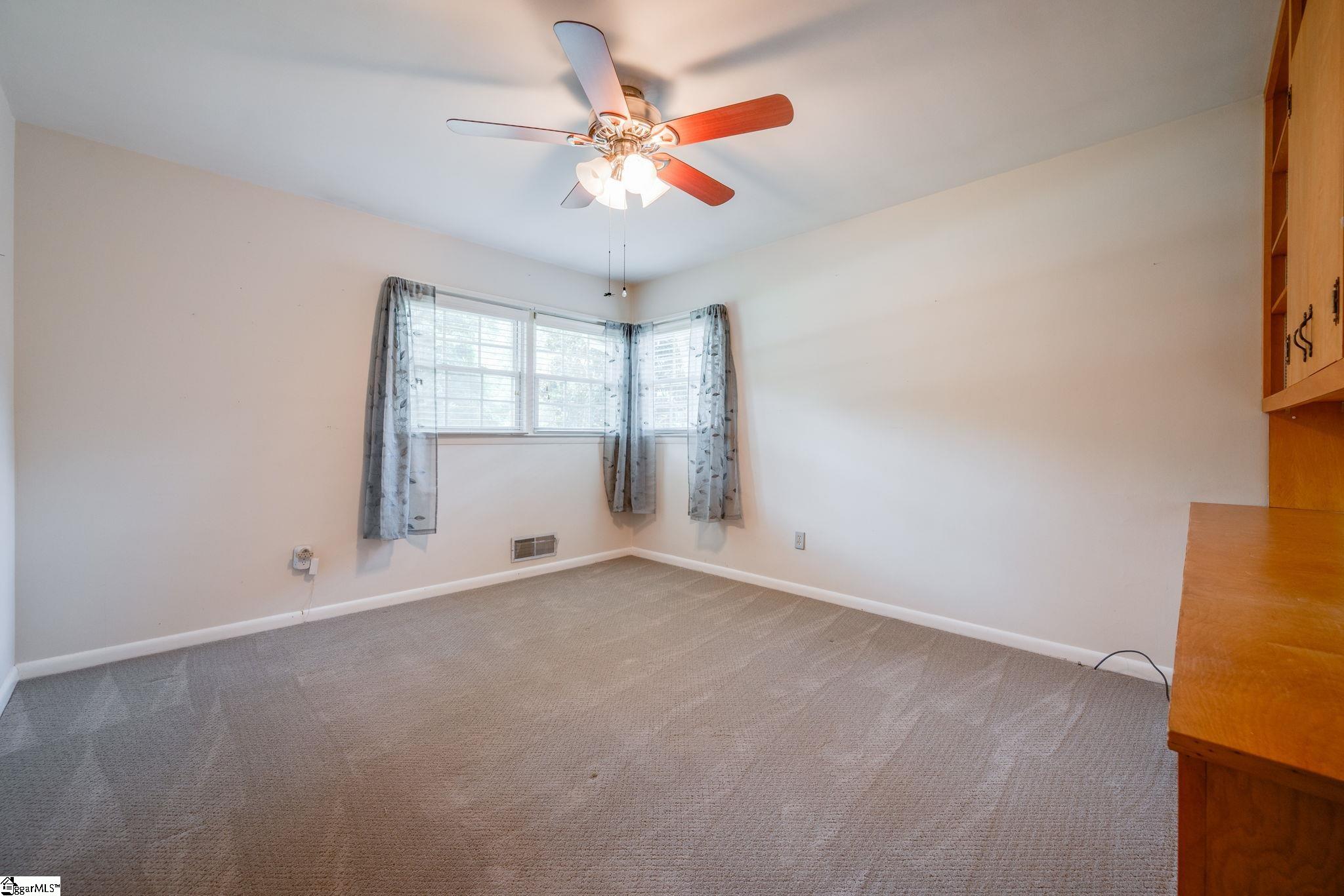 217 Navaho Drive Spartanburg, SC 29301