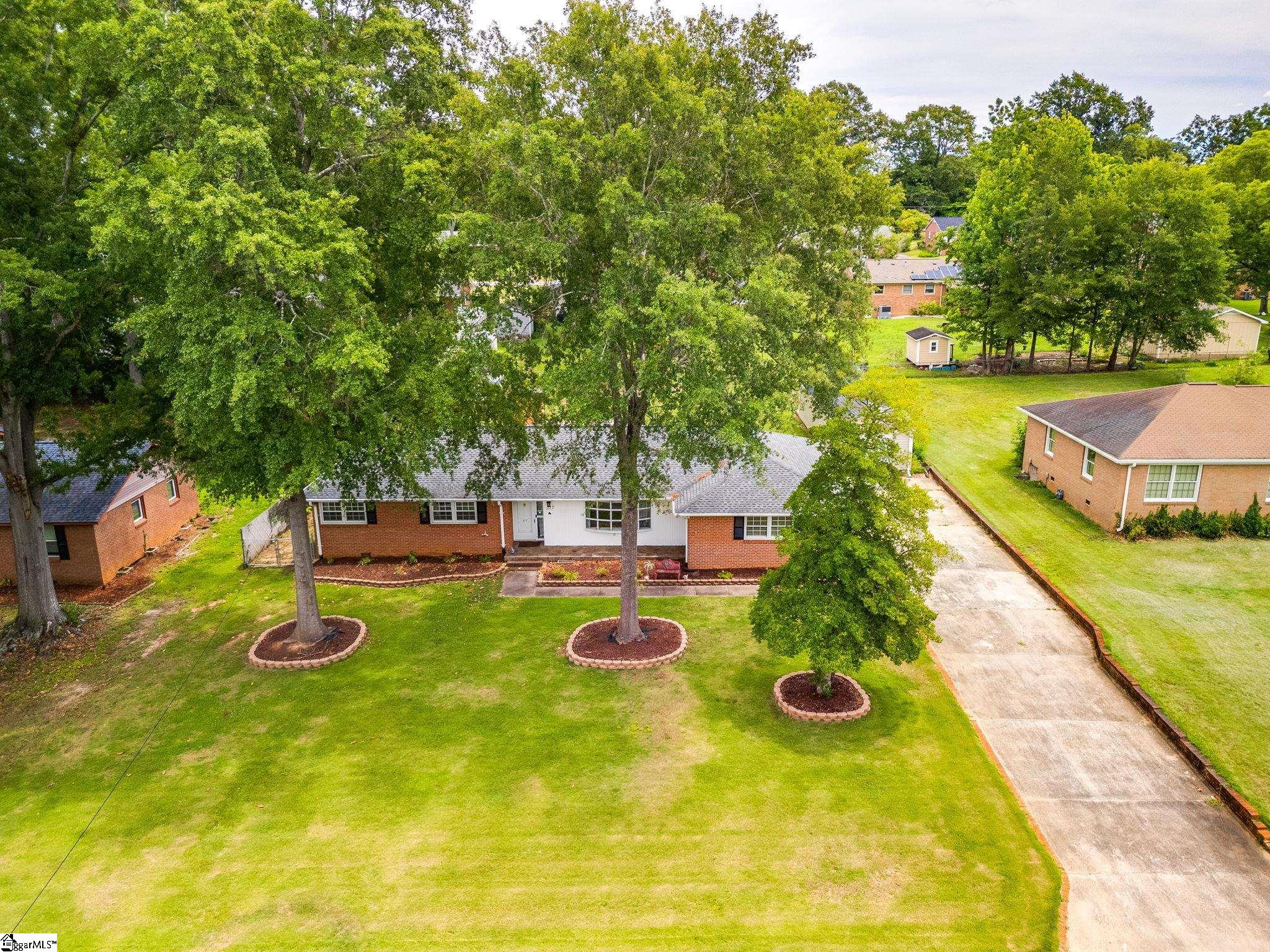 217 Navaho Drive Spartanburg, SC 29301