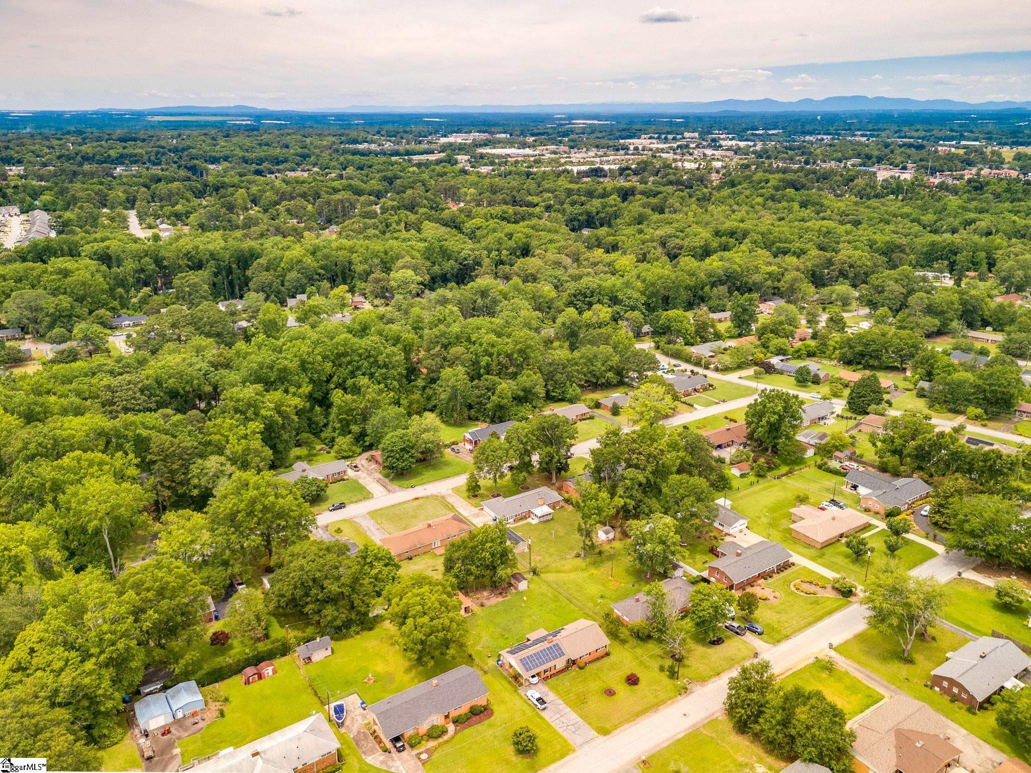 217 Navaho Drive Spartanburg, SC 29301