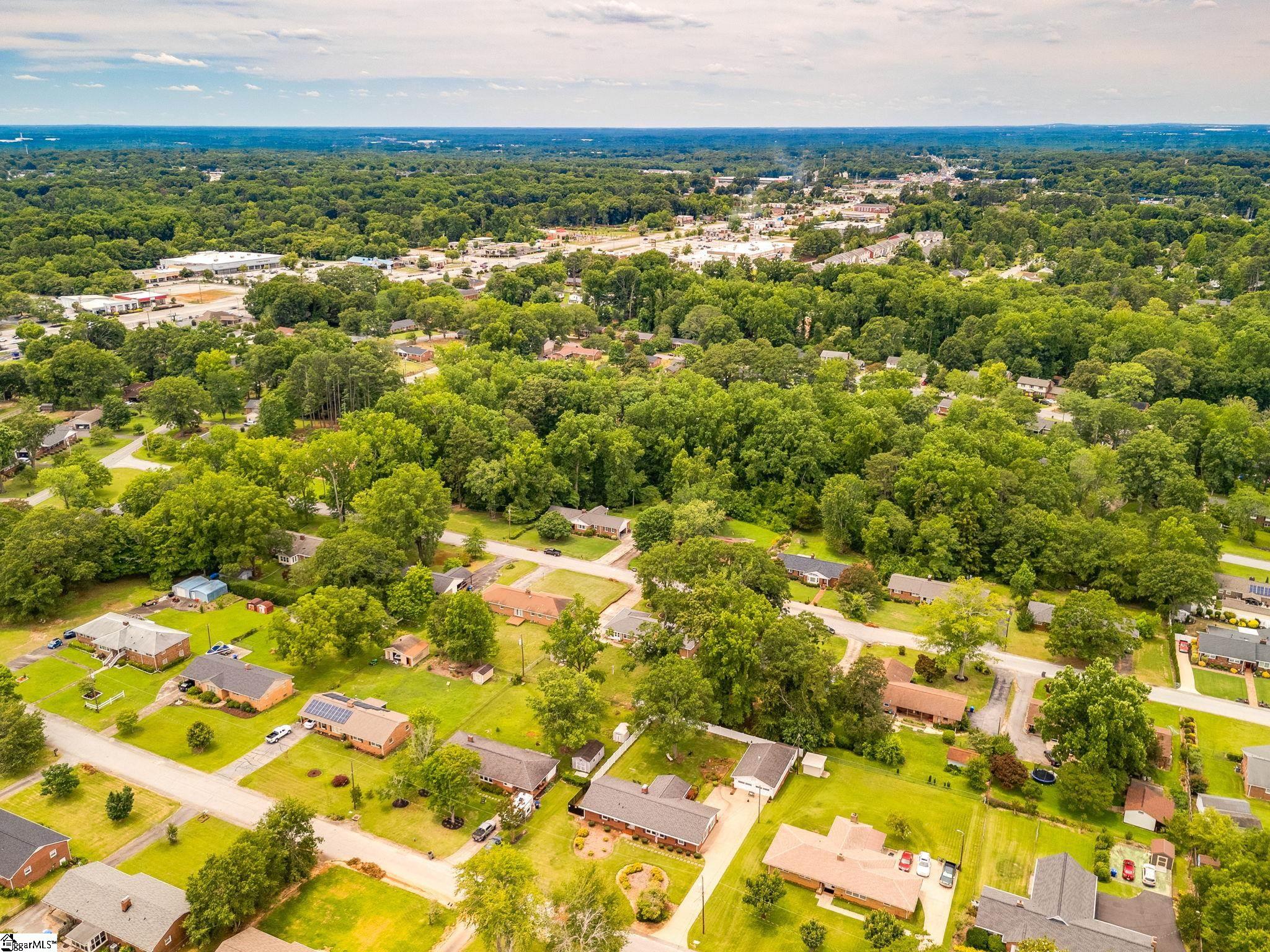 217 Navaho Drive Spartanburg, SC 29301