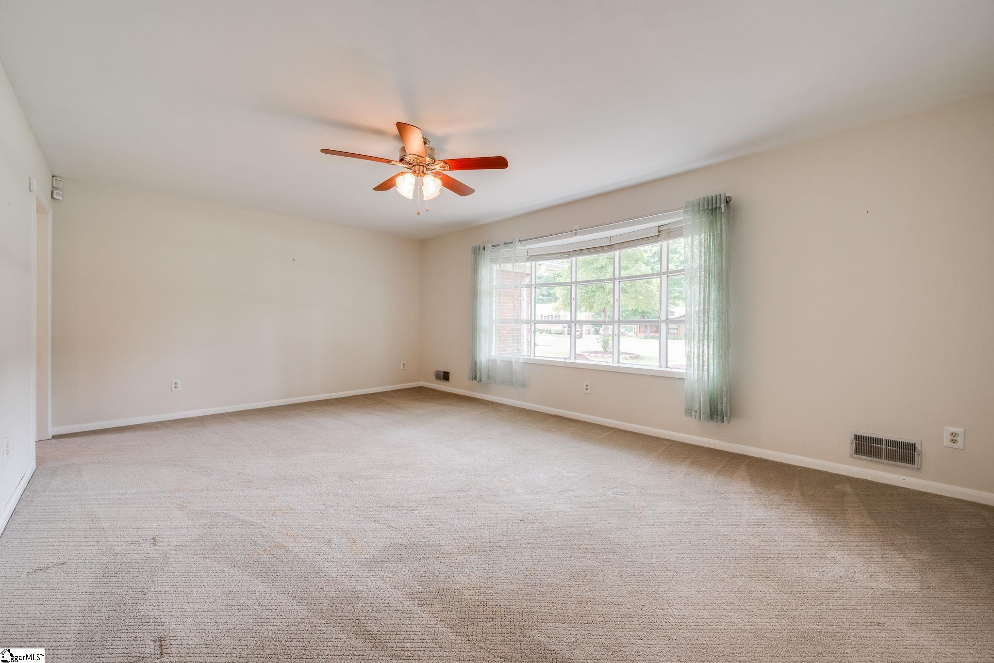 217 Navaho Drive Spartanburg, SC 29301