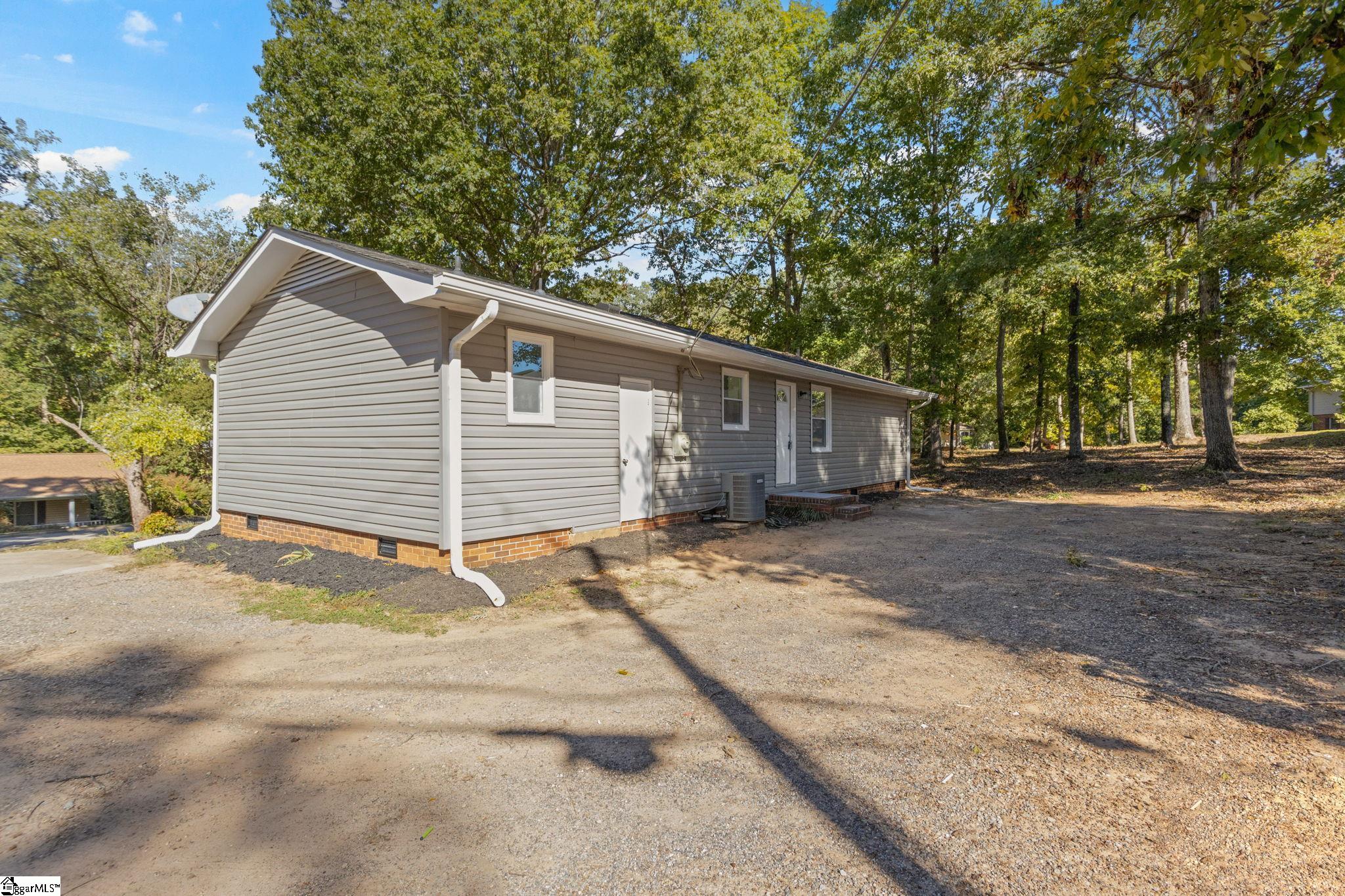 210 Pinonwood Drive Simpsonville, SC 29680